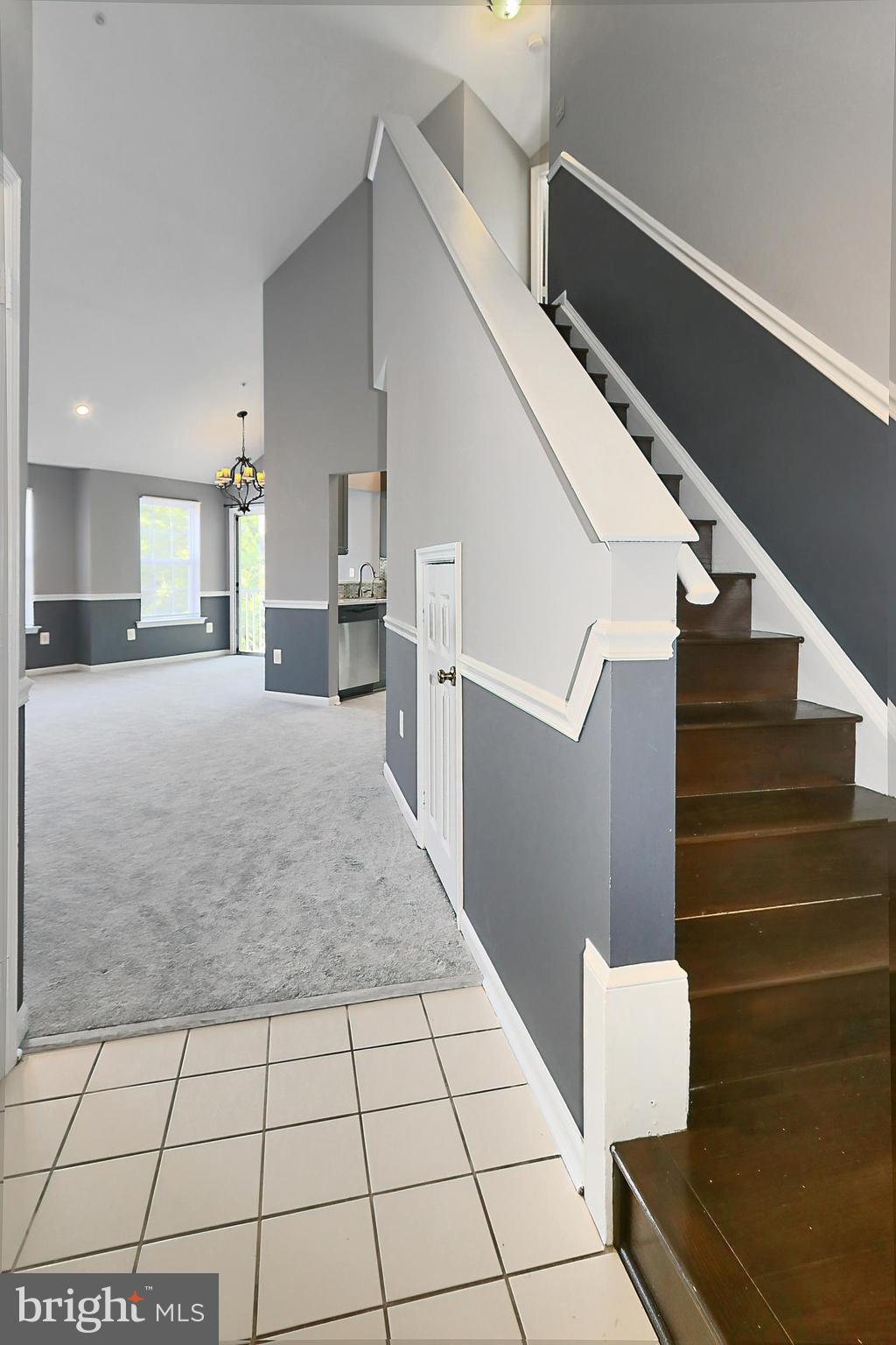 FOUNDERS WALK - Residential