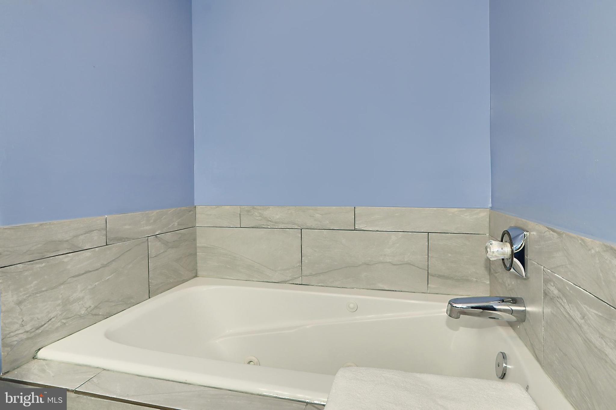 FOUNDERS WALK - Residential