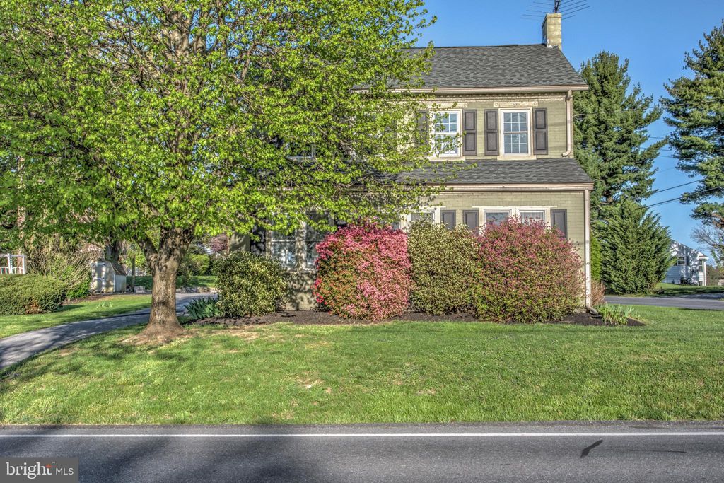 Photo of 950 CLAY RD, LITITZ, PA 17543 (MLS # PALA2033842)