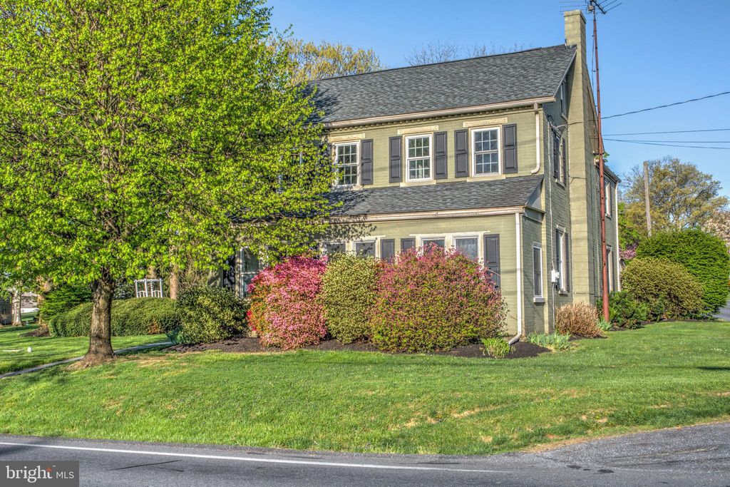 Photo of 950 CLAY RD, LITITZ, PA 17543 (MLS # PALA2033842)