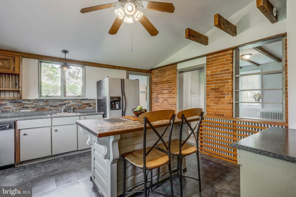 Photo of 950 CLAY RD, LITITZ, PA 17543 (MLS # PALA2033842)