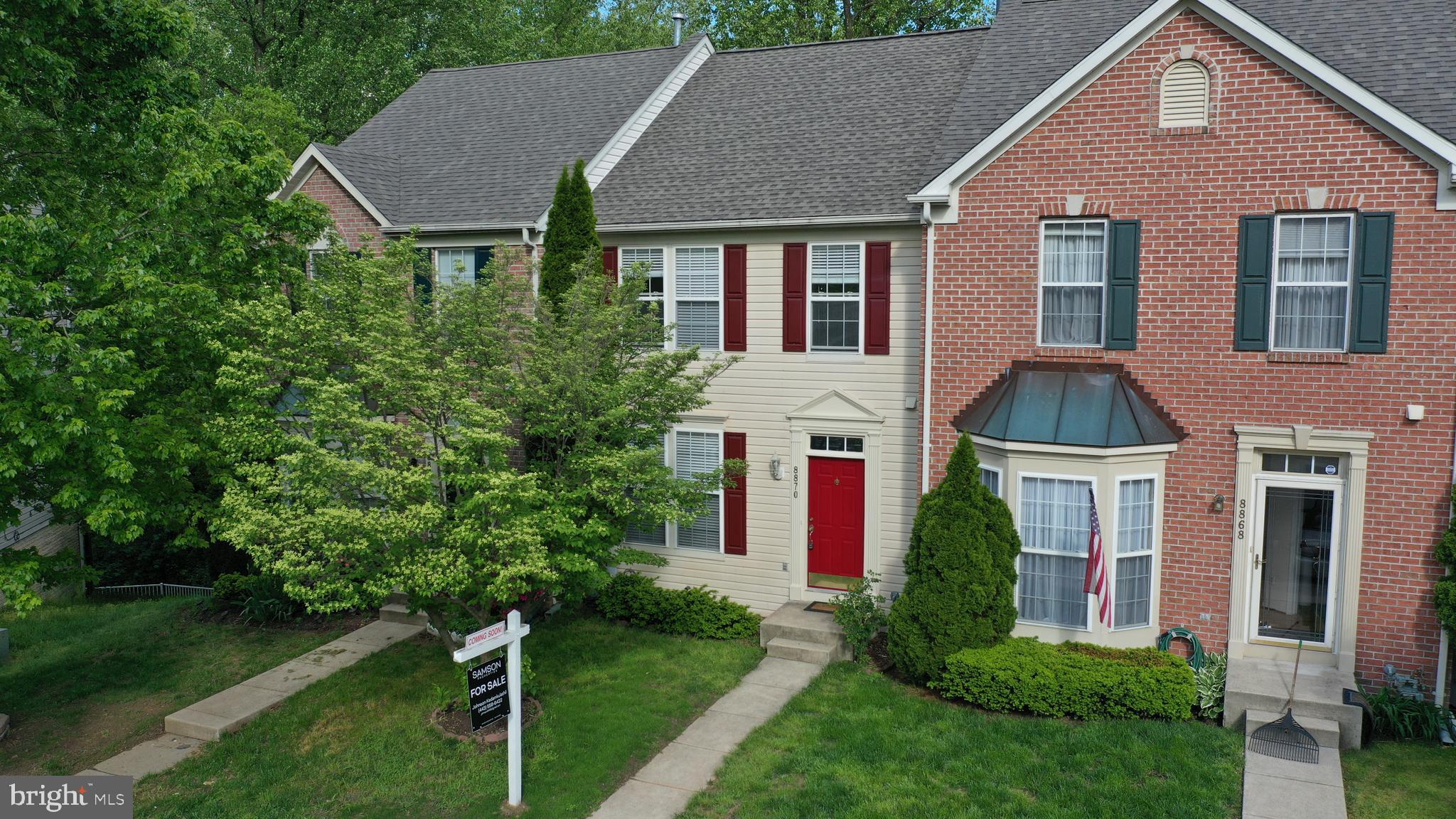 Well kept townhome with lot of upgrades. New roof, new kitchen counter top, new cooking range, new HVAC and water heater. 3 bedrooms, 2.5 baths, with 9ft ceilings on main level. Spacious Kitchen with breakfast room, Walk out lower level with gas fireplace and full bath.