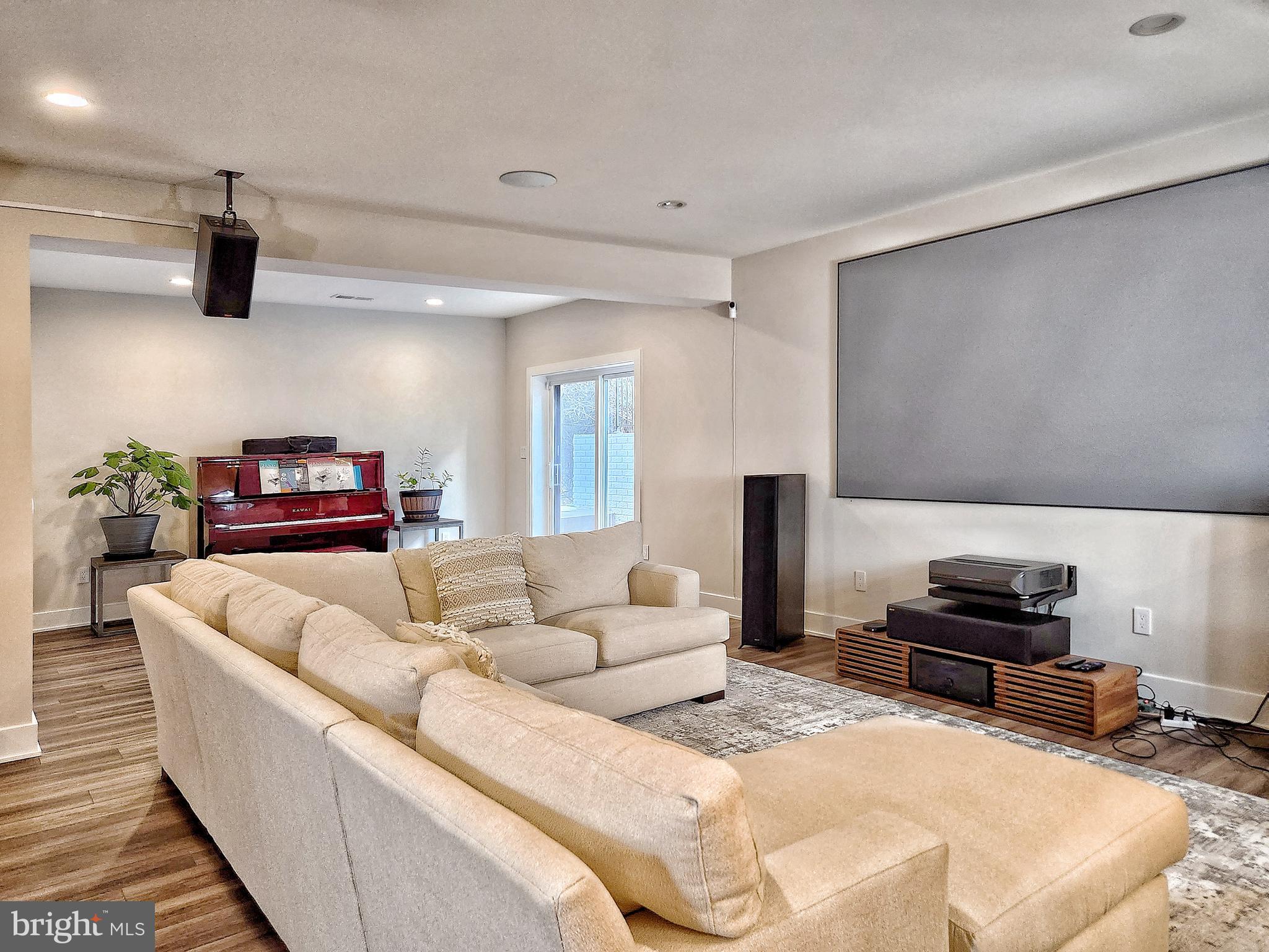 LENAH MILL - THE EXECUTIVES - Residential