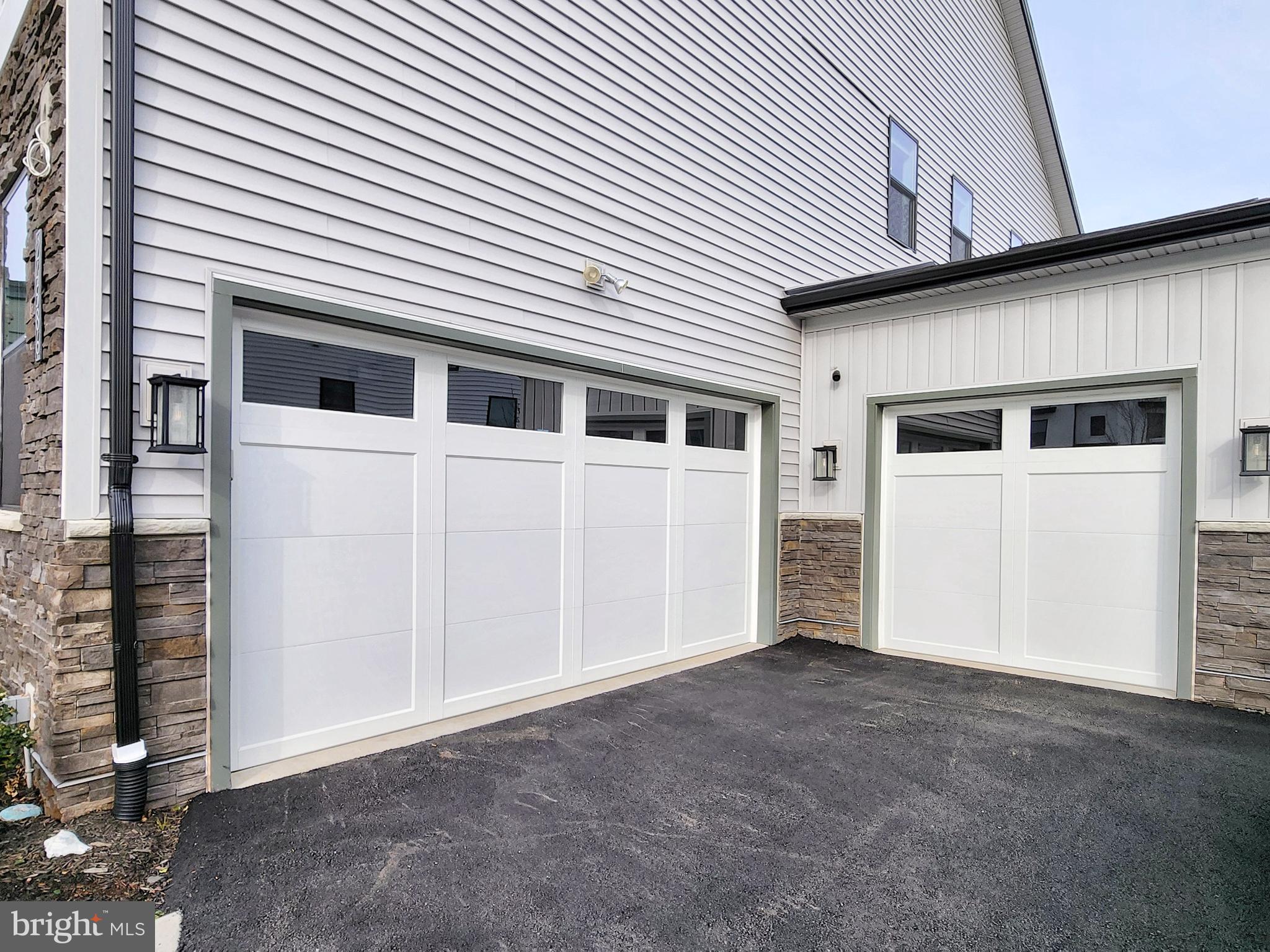 LENAH MILL - THE EXECUTIVES - Residential