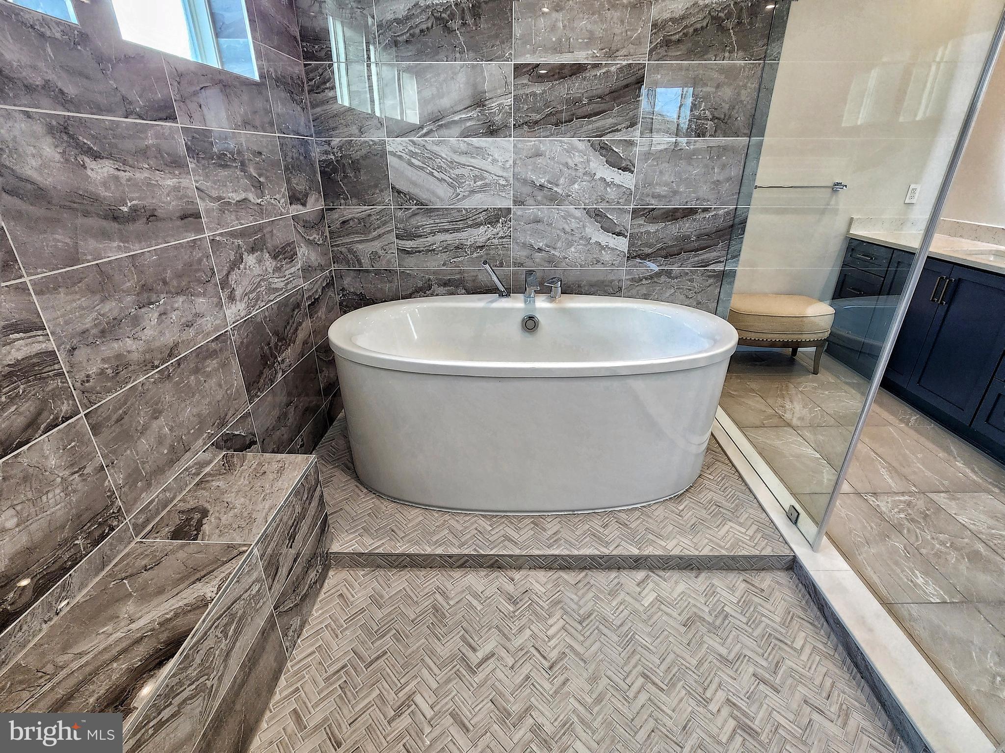 LENAH MILL - THE EXECUTIVES - Residential