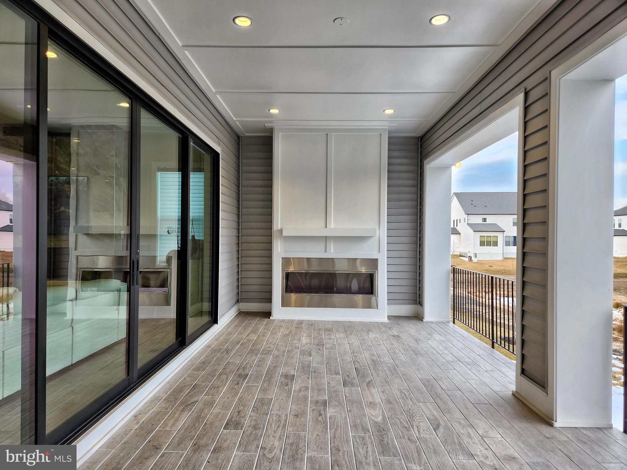 LENAH MILL - THE EXECUTIVES - Residential