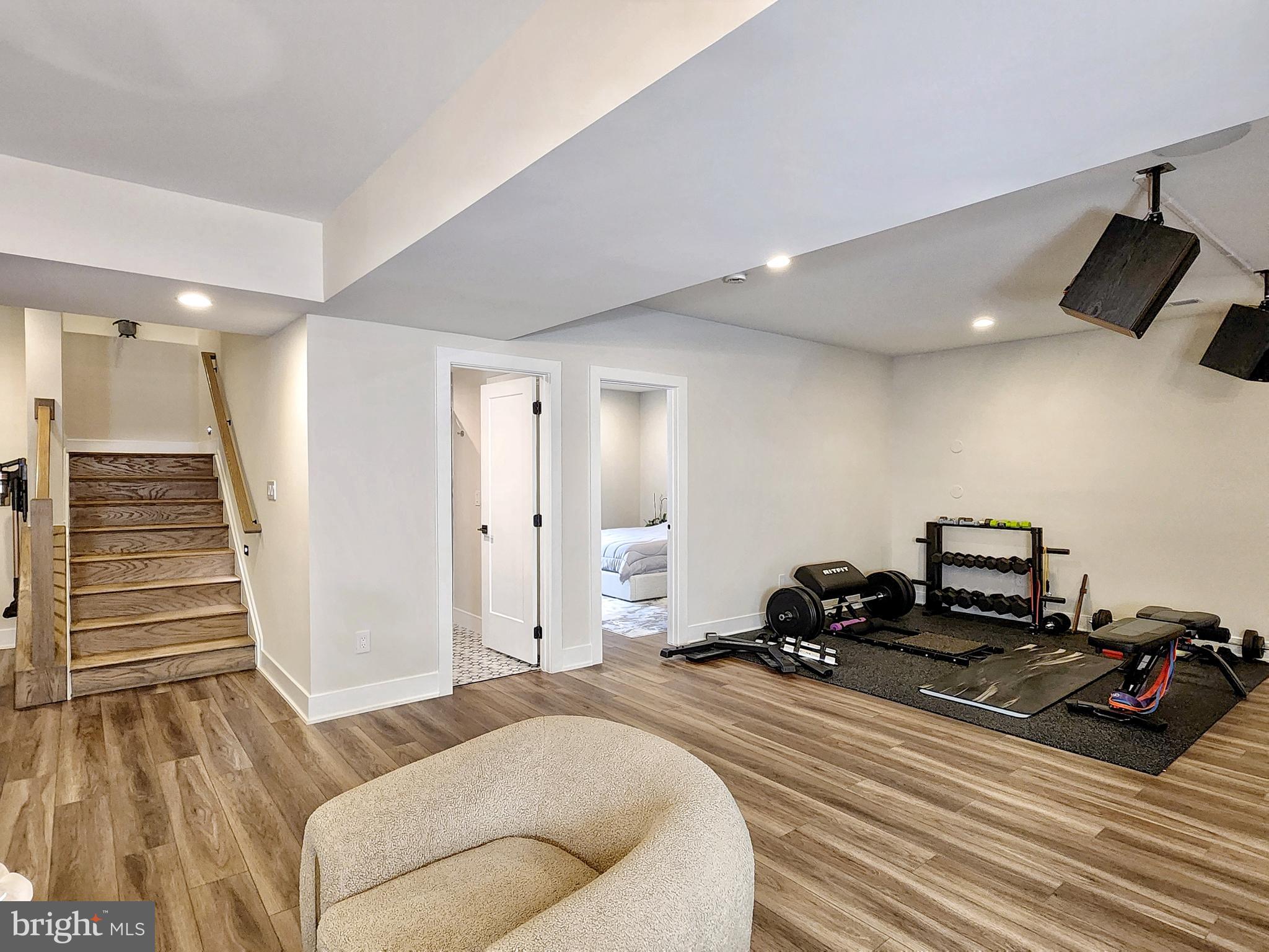 LENAH MILL - THE EXECUTIVES - Residential