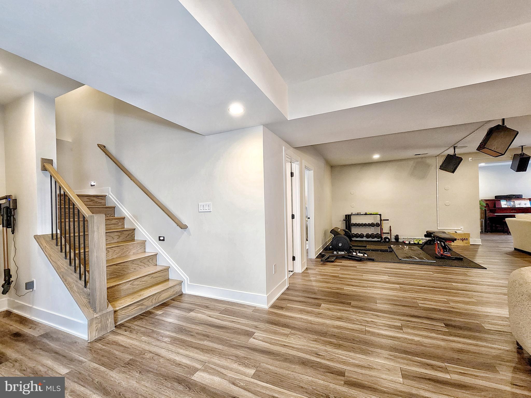 LENAH MILL - THE EXECUTIVES - Residential