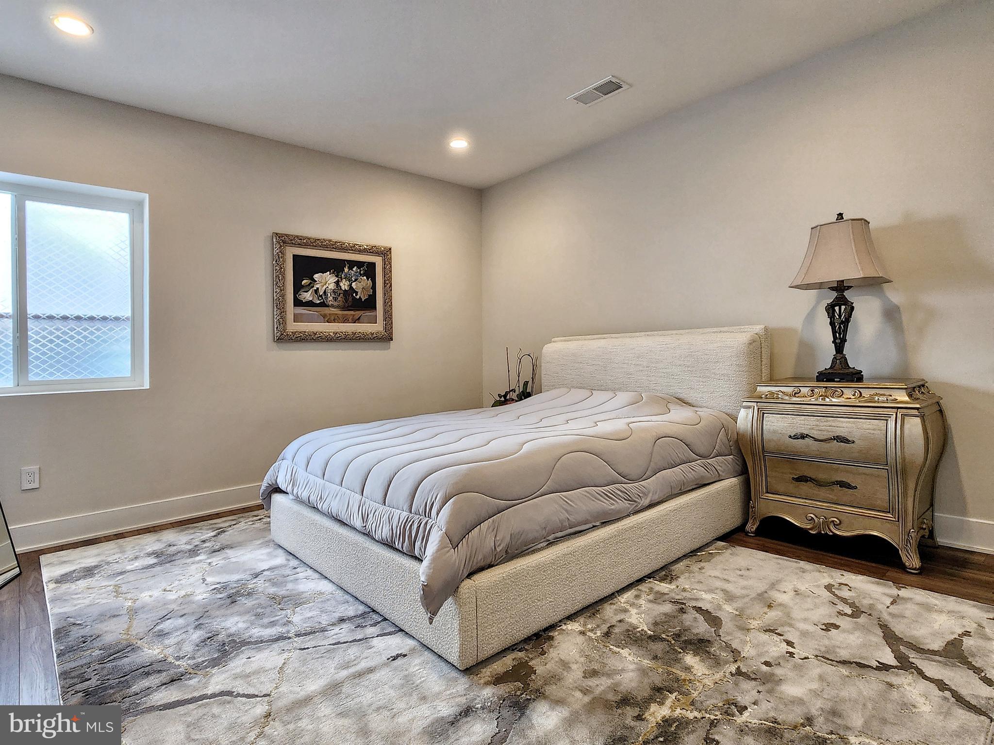 LENAH MILL - THE EXECUTIVES - Residential