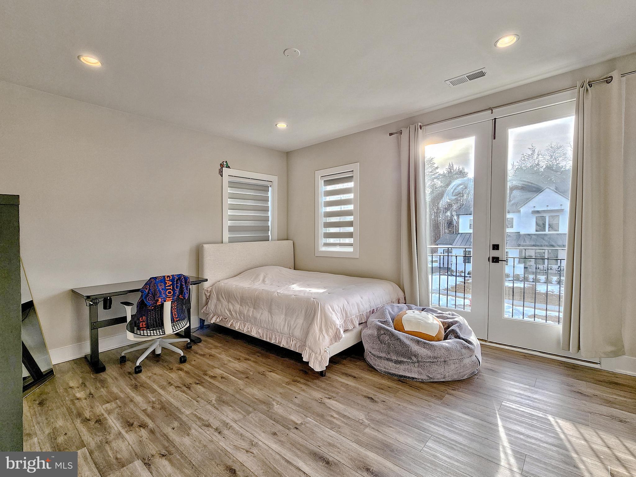 LENAH MILL - THE EXECUTIVES - Residential