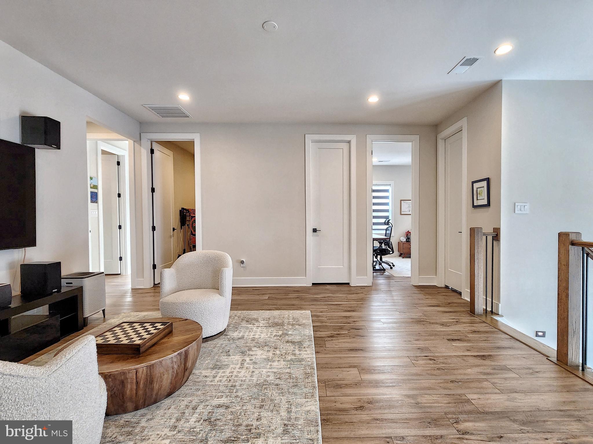 LENAH MILL - THE EXECUTIVES - Residential