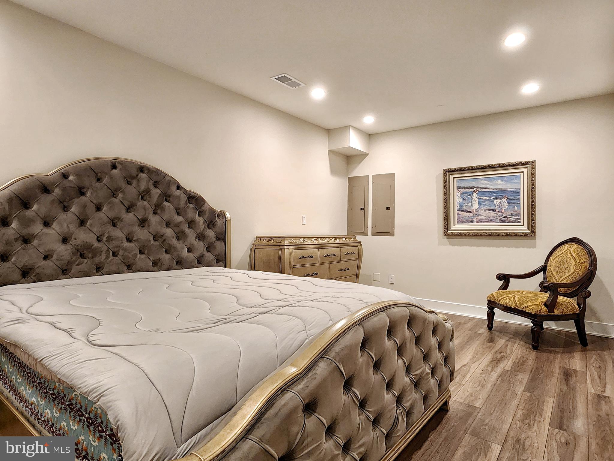 LENAH MILL - THE EXECUTIVES - Residential