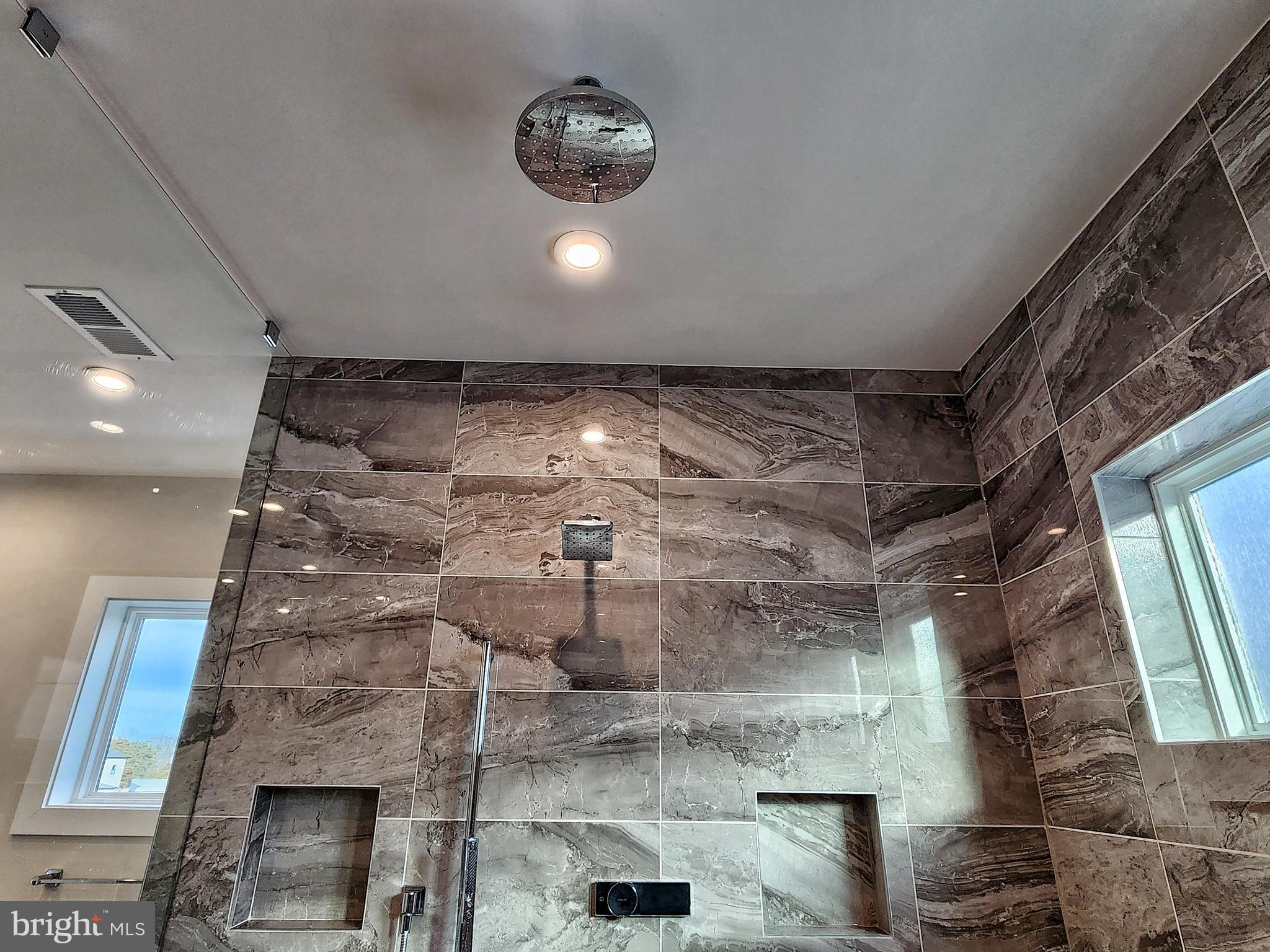 LENAH MILL - THE EXECUTIVES - Residential