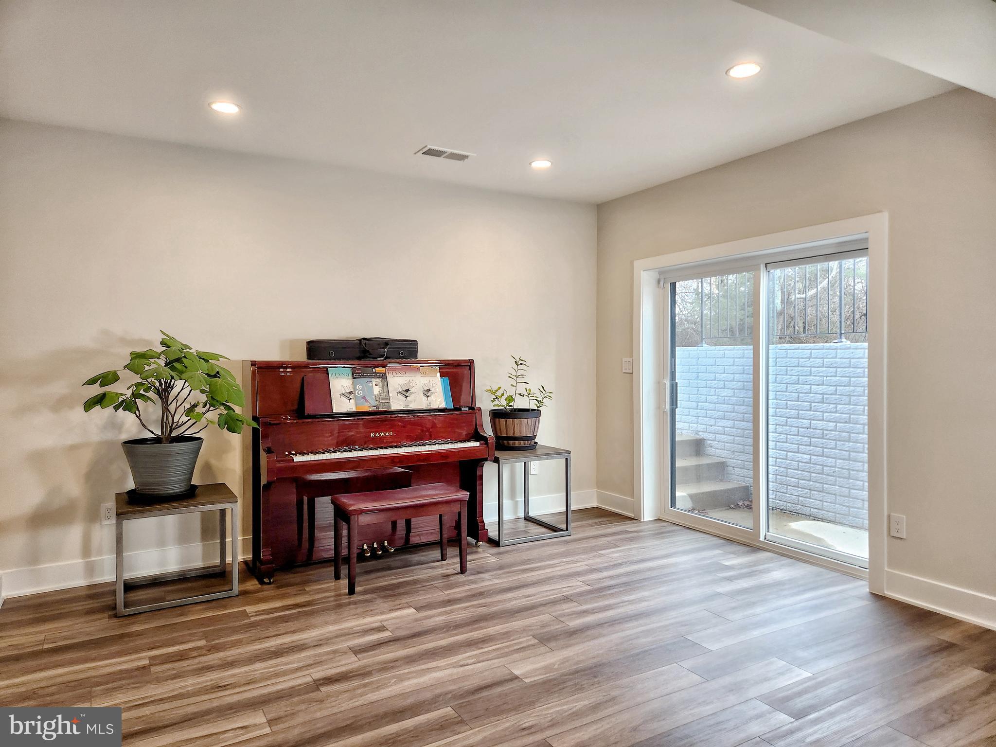 LENAH MILL - THE EXECUTIVES - Residential