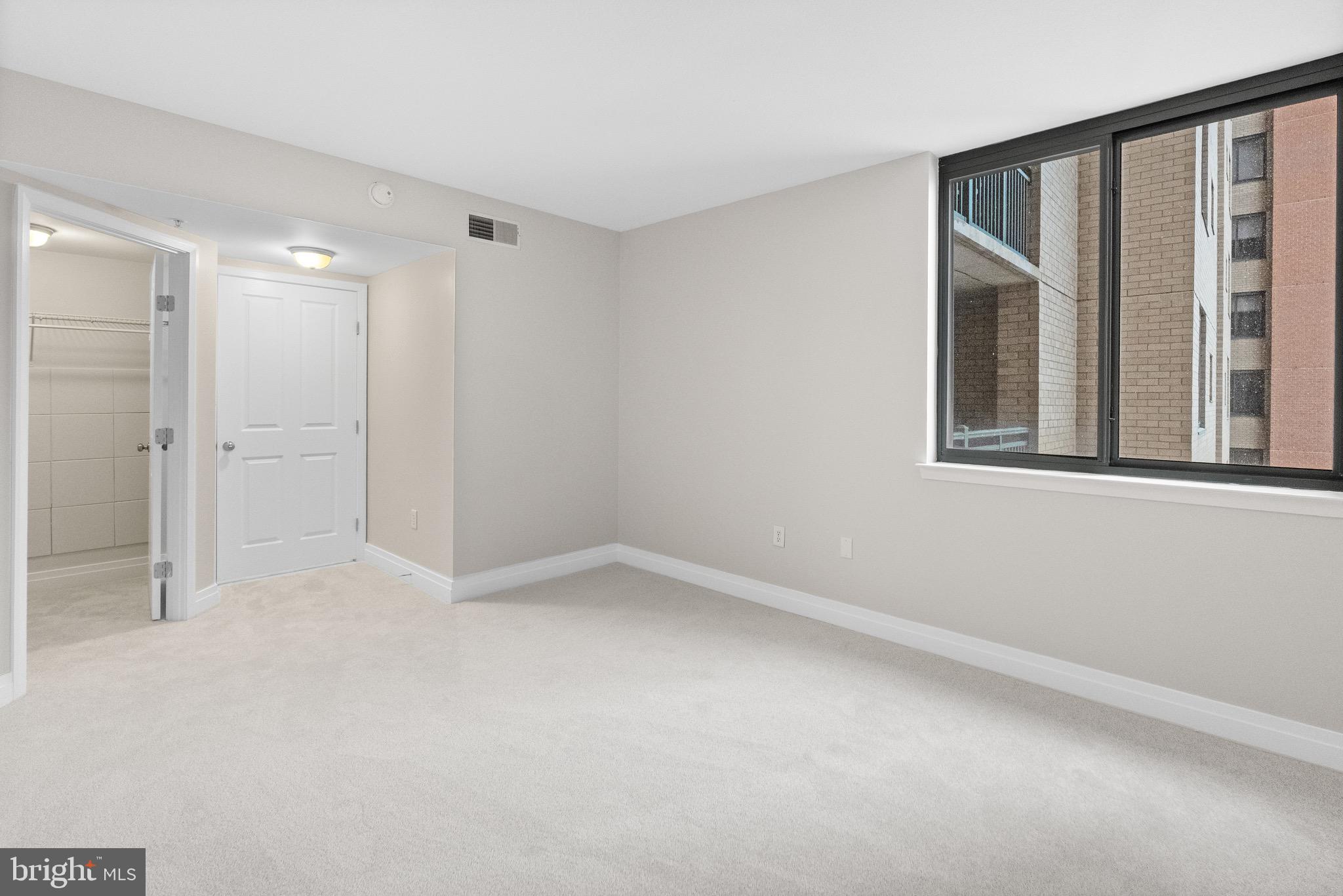 HARBOR EAST - Residential