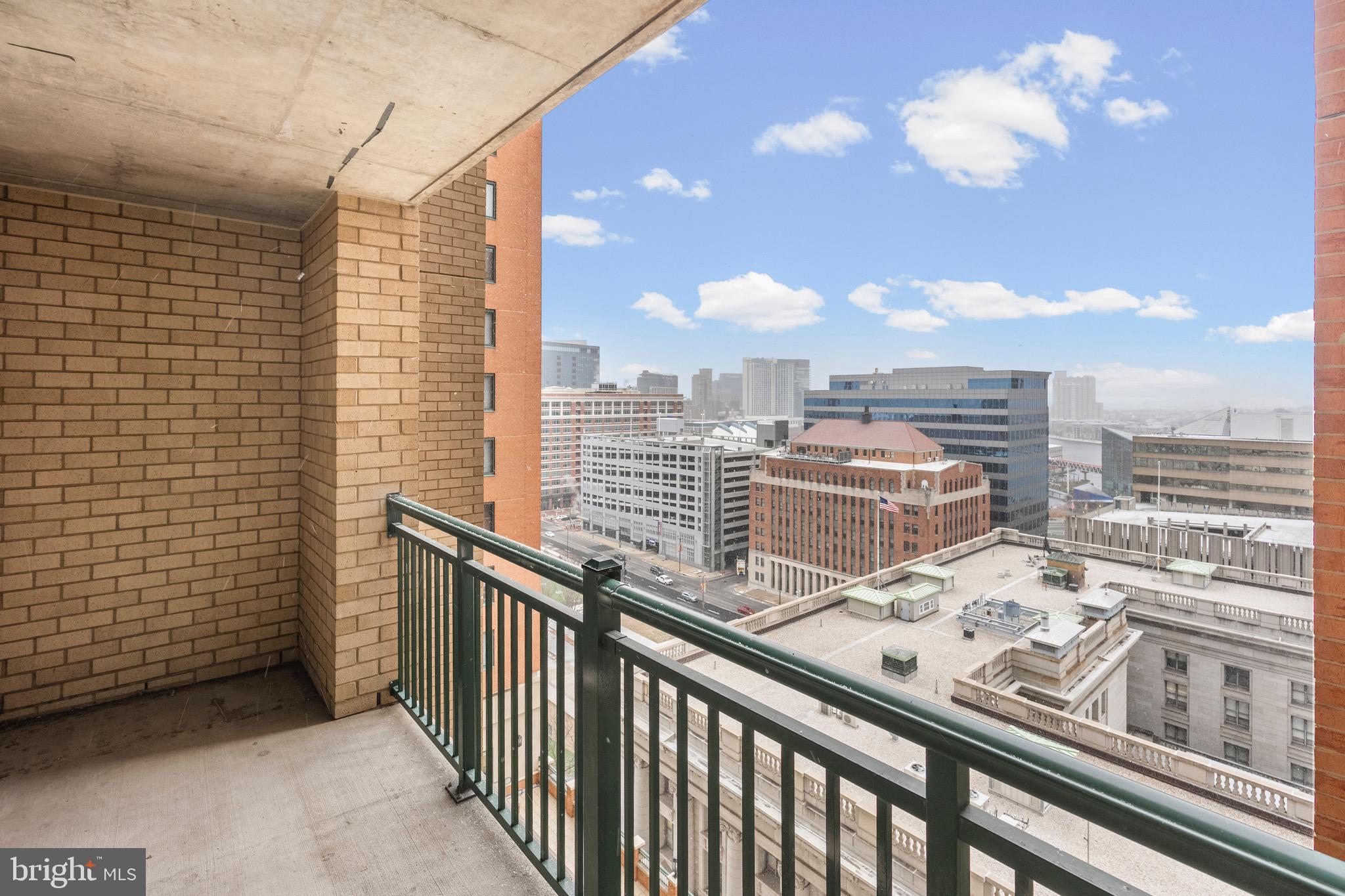 HARBOR EAST - Residential