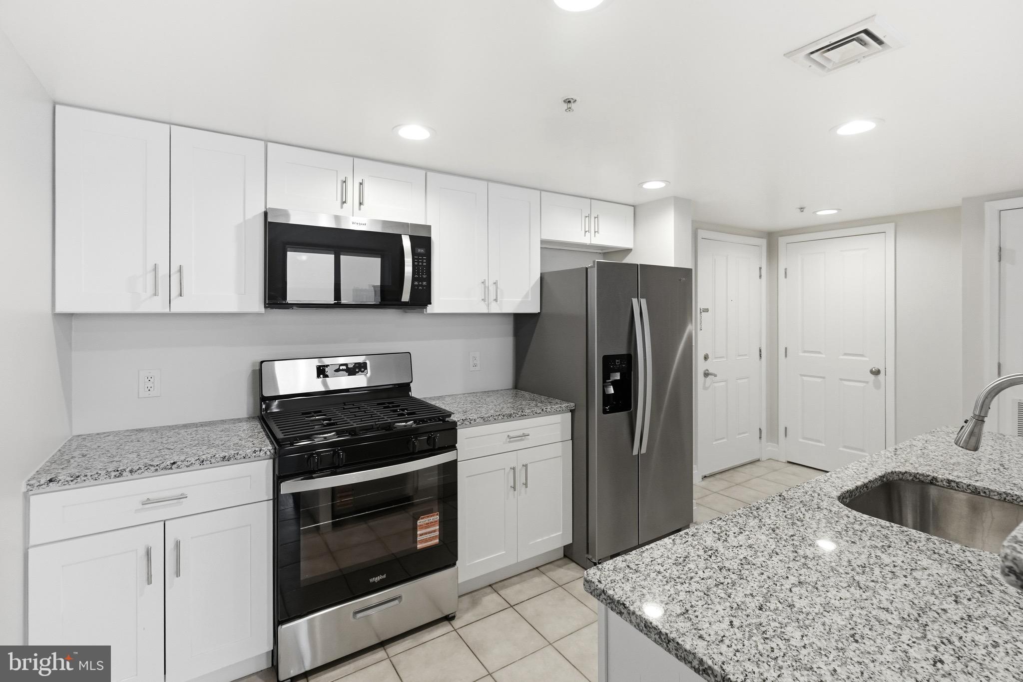 HARBOR EAST - Residential