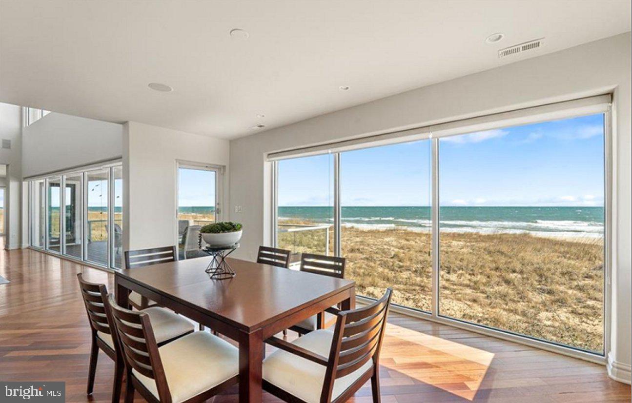 SANDBRIDGE BEACH - Residential