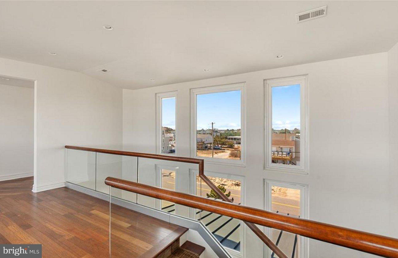 SANDBRIDGE BEACH - Residential