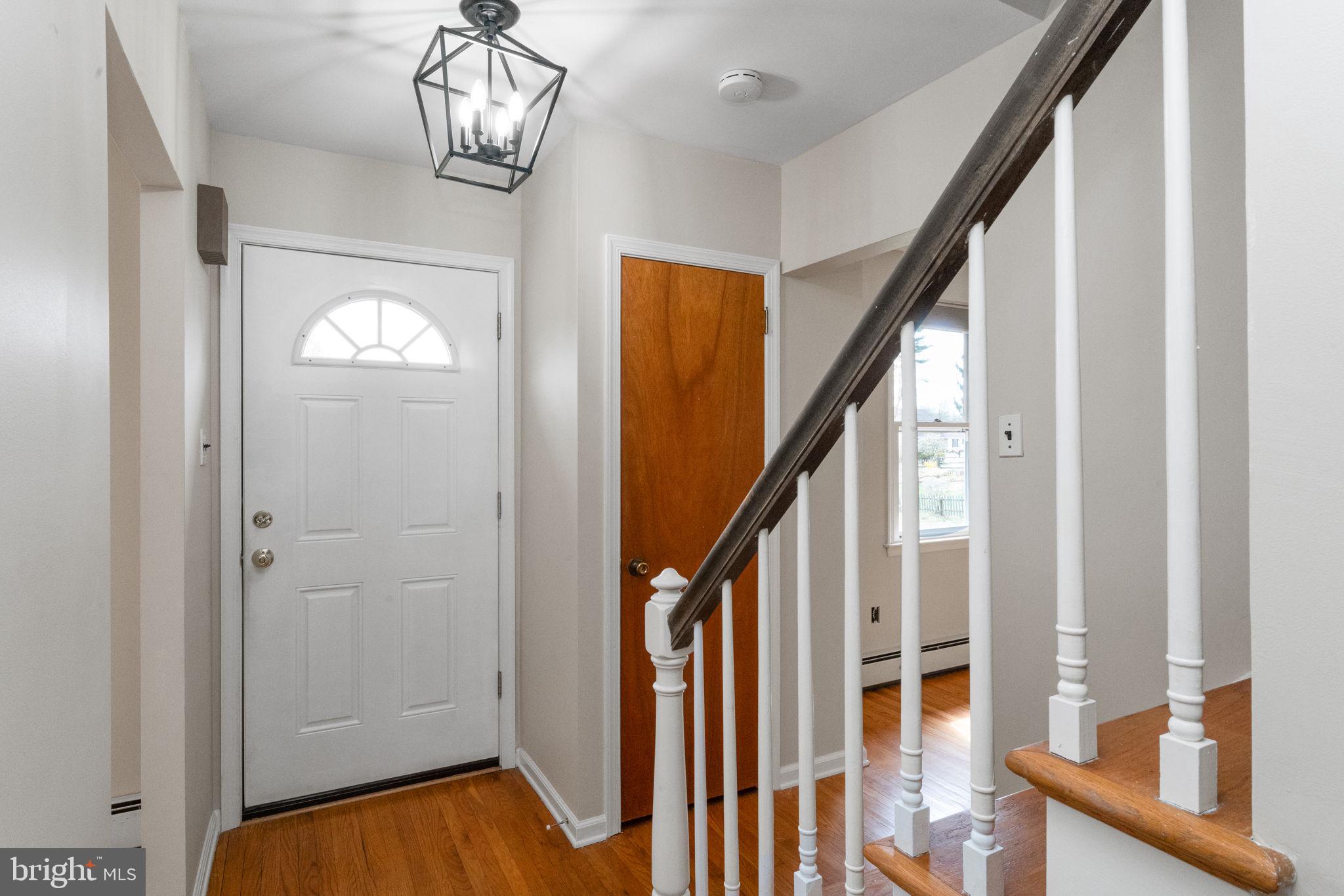 885 W KING ROAD