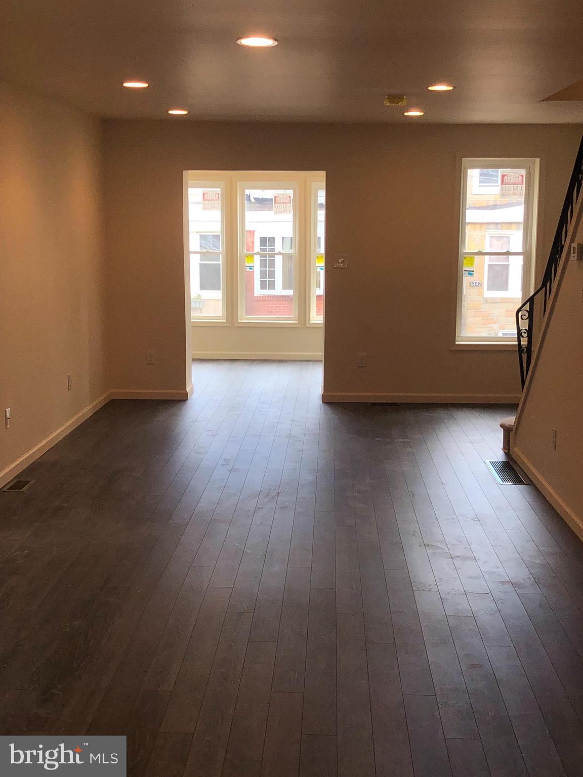 ELMWOOD PARK - Residential