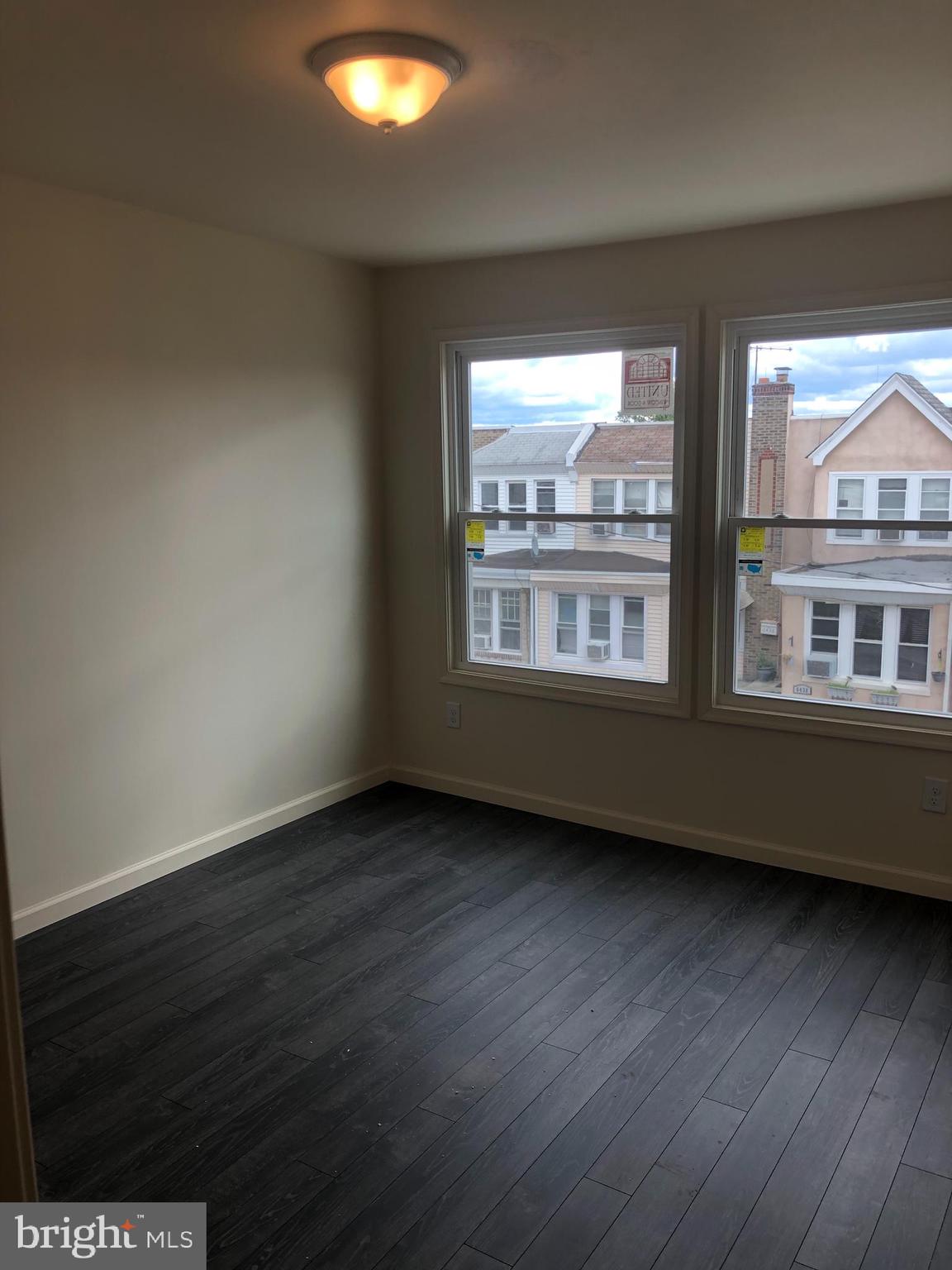 ELMWOOD PARK - Residential