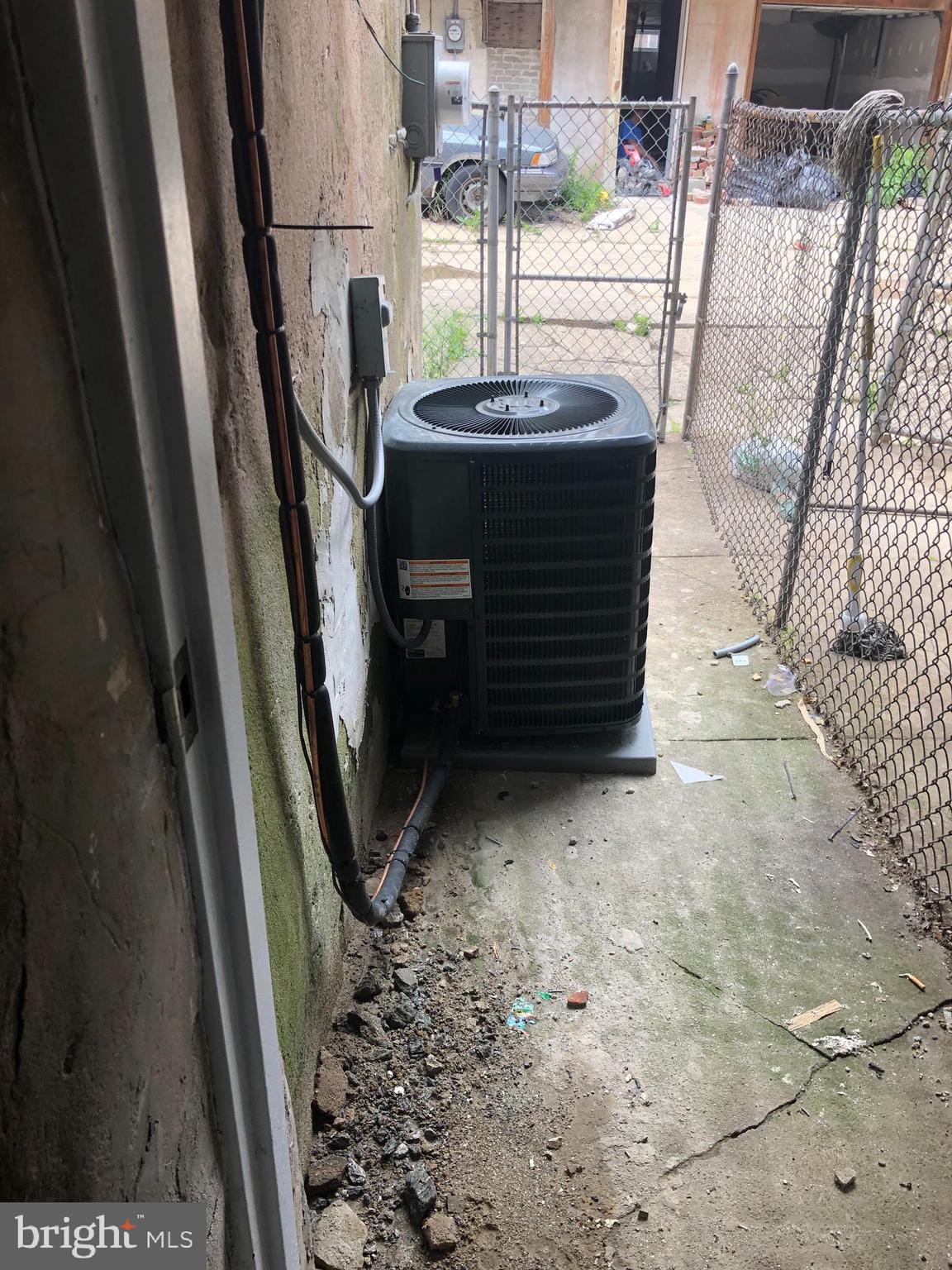 ELMWOOD PARK - Residential