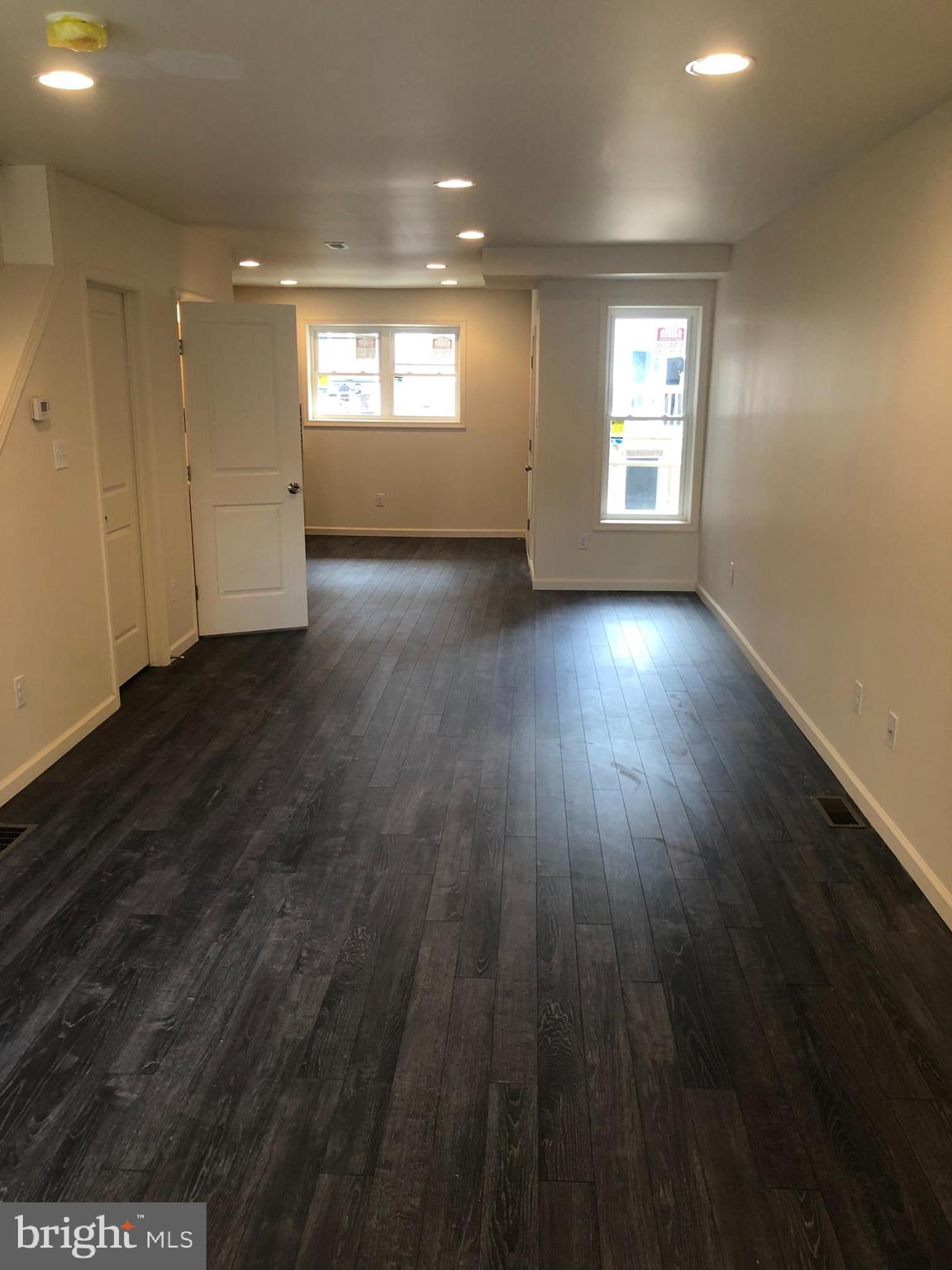 ELMWOOD PARK - Residential