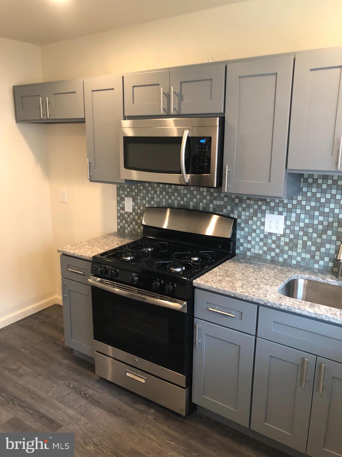 ELMWOOD PARK - Residential