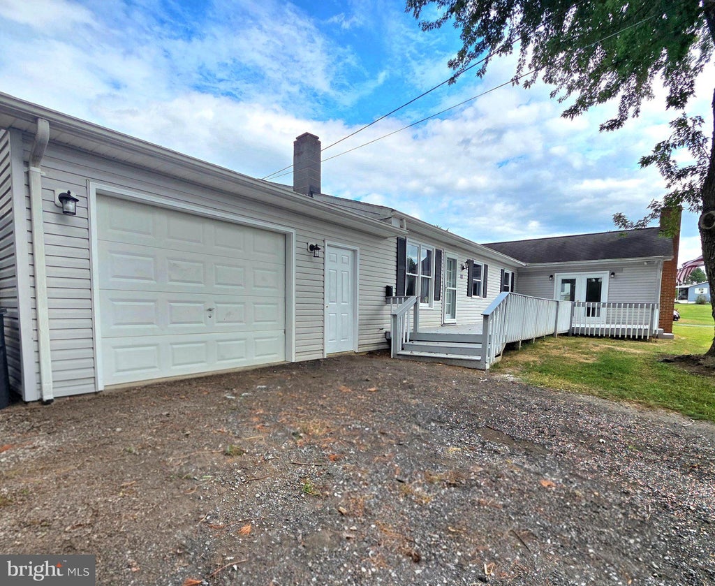 Photo of 178 Payne Road, WINCHESTER, VA 22603 (MLS # VAFV2044446)