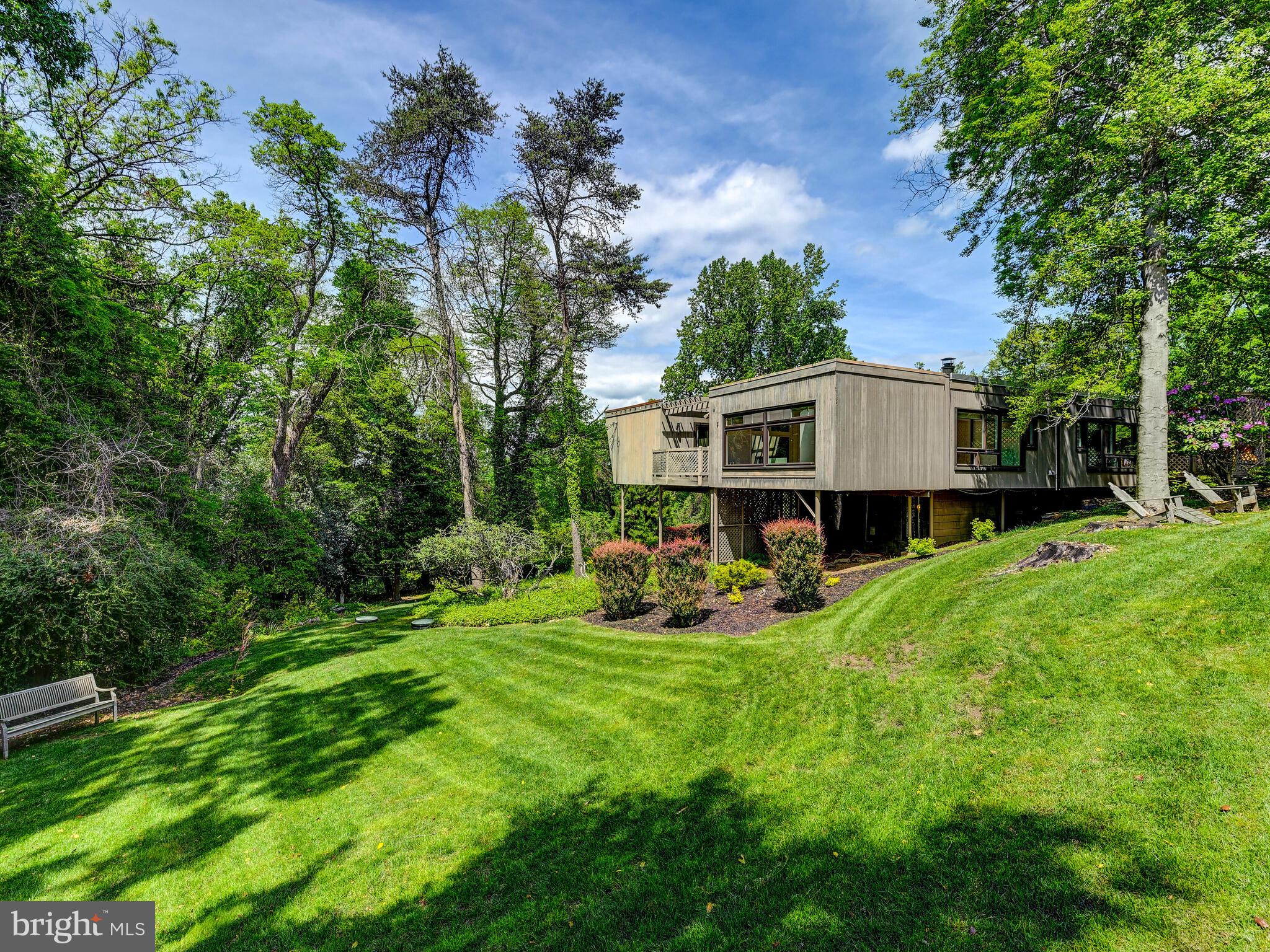 2025 SKYLINE ROAD
