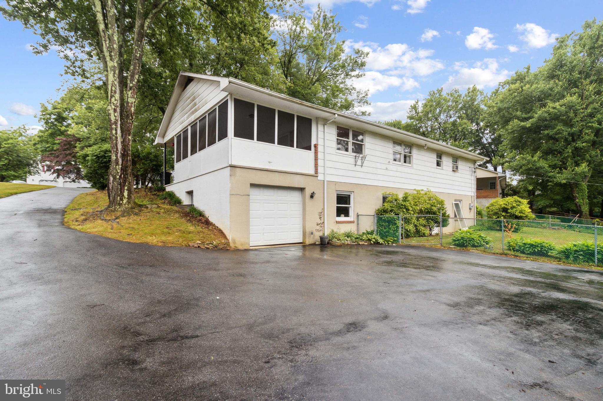 MAPLEWOOD - Residential