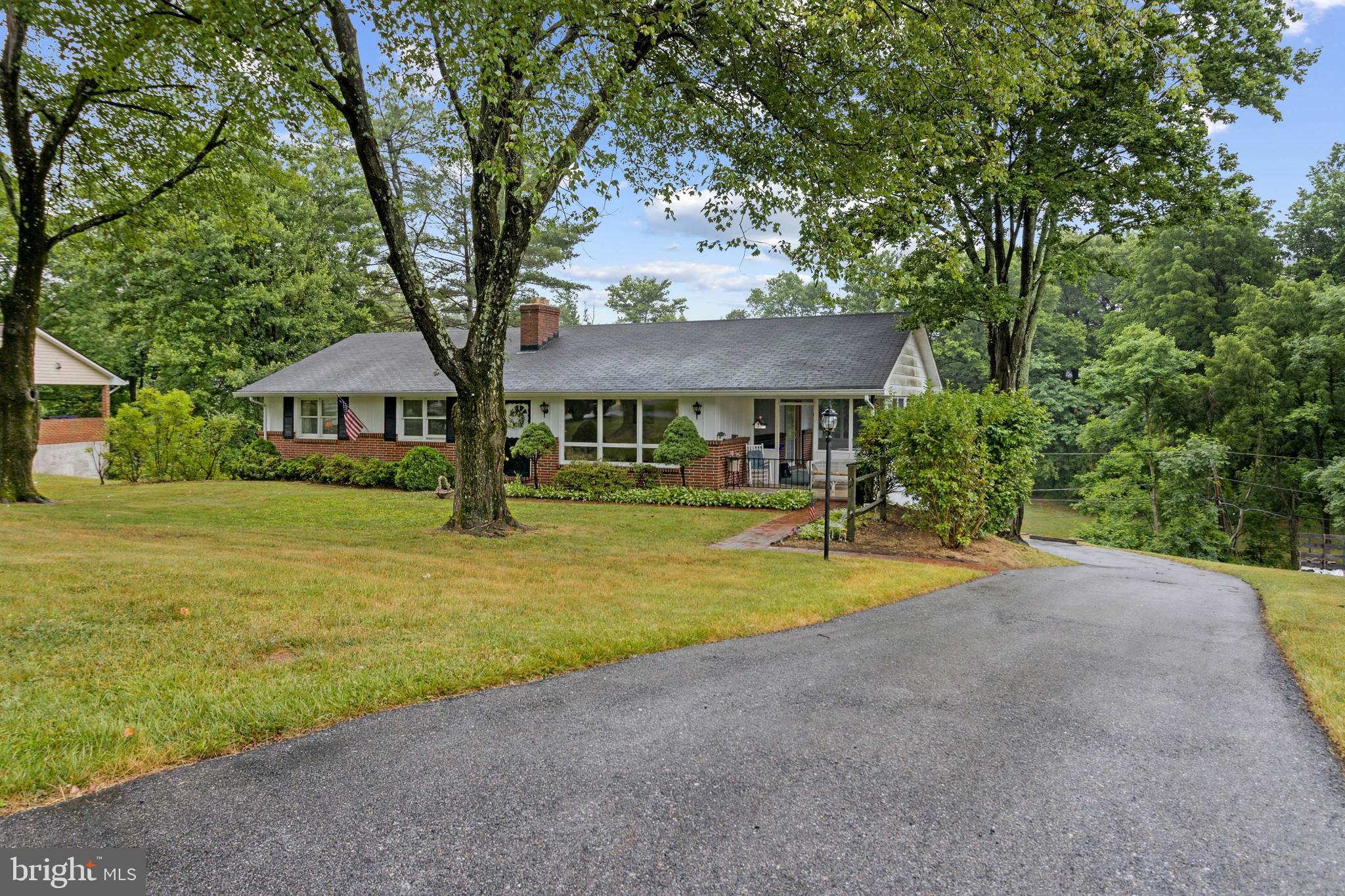 MAPLEWOOD - Residential