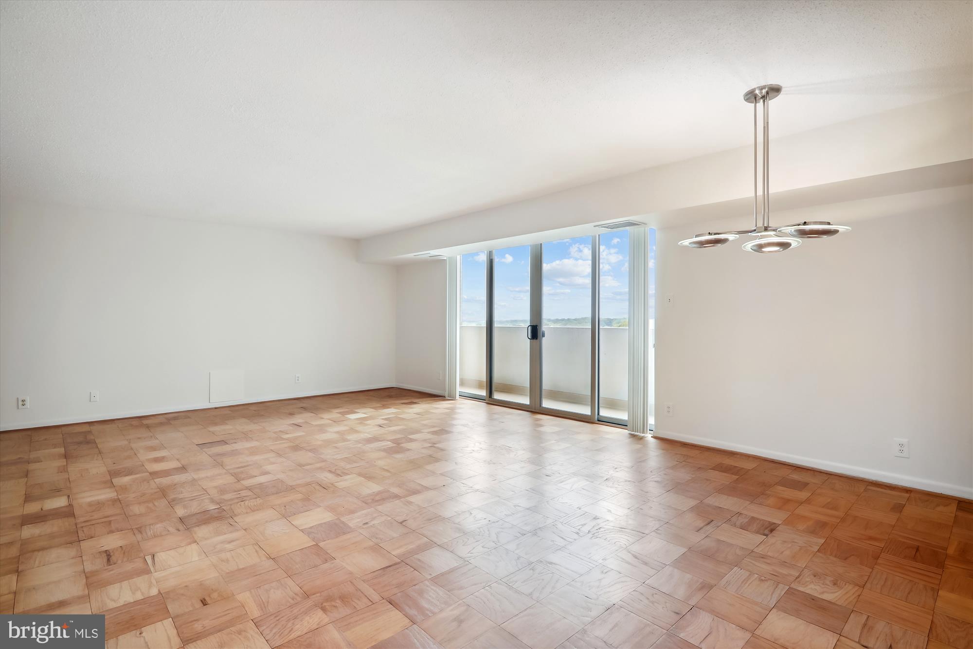 THE ELIZABETH - Residential