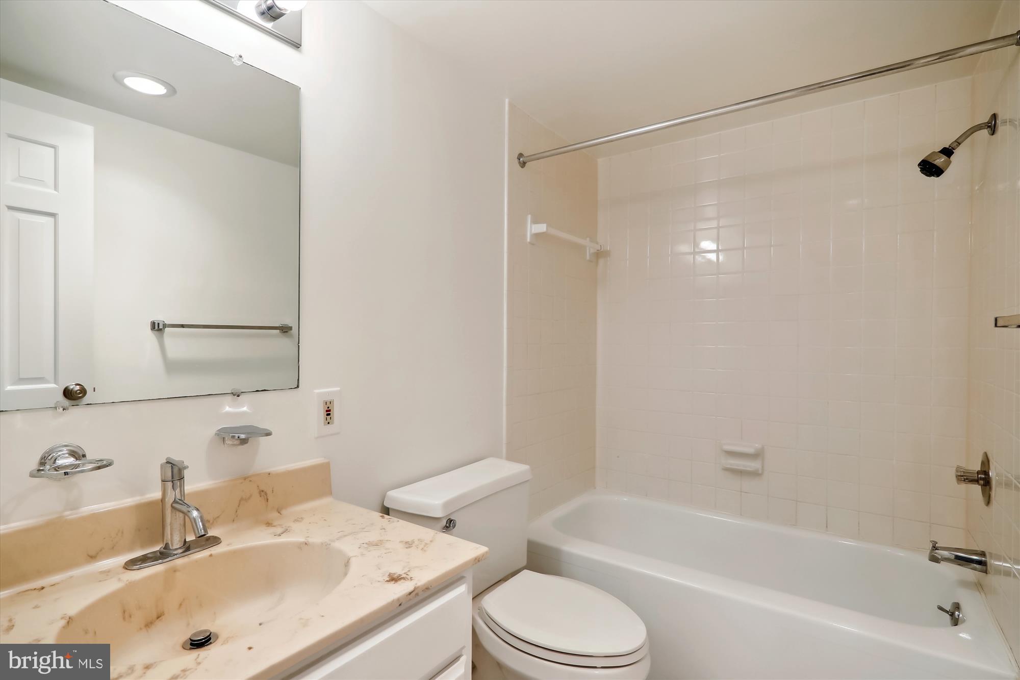 THE ELIZABETH - Residential