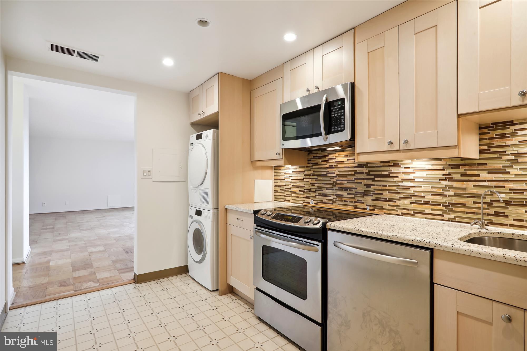 THE ELIZABETH - Residential