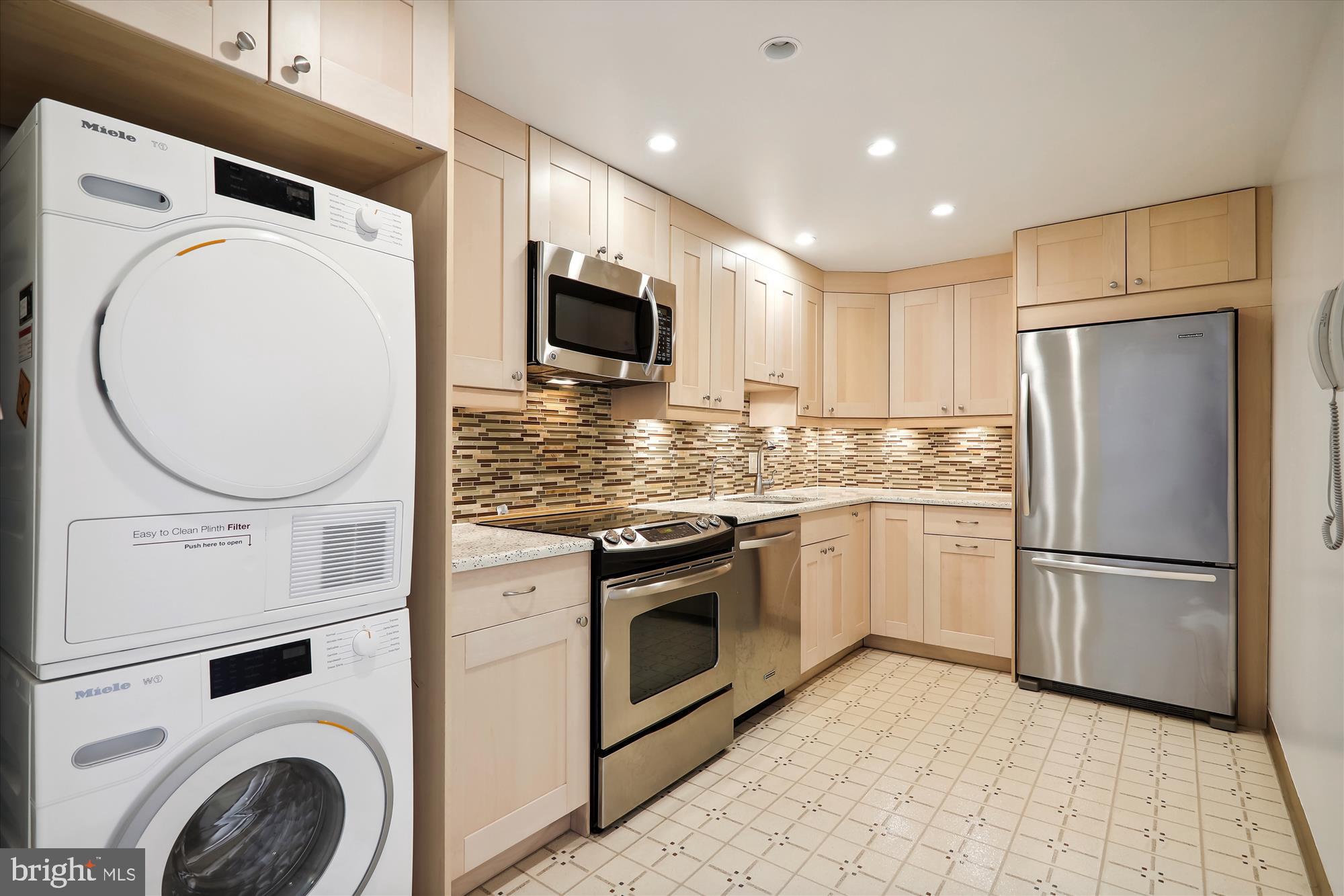 THE ELIZABETH - Residential