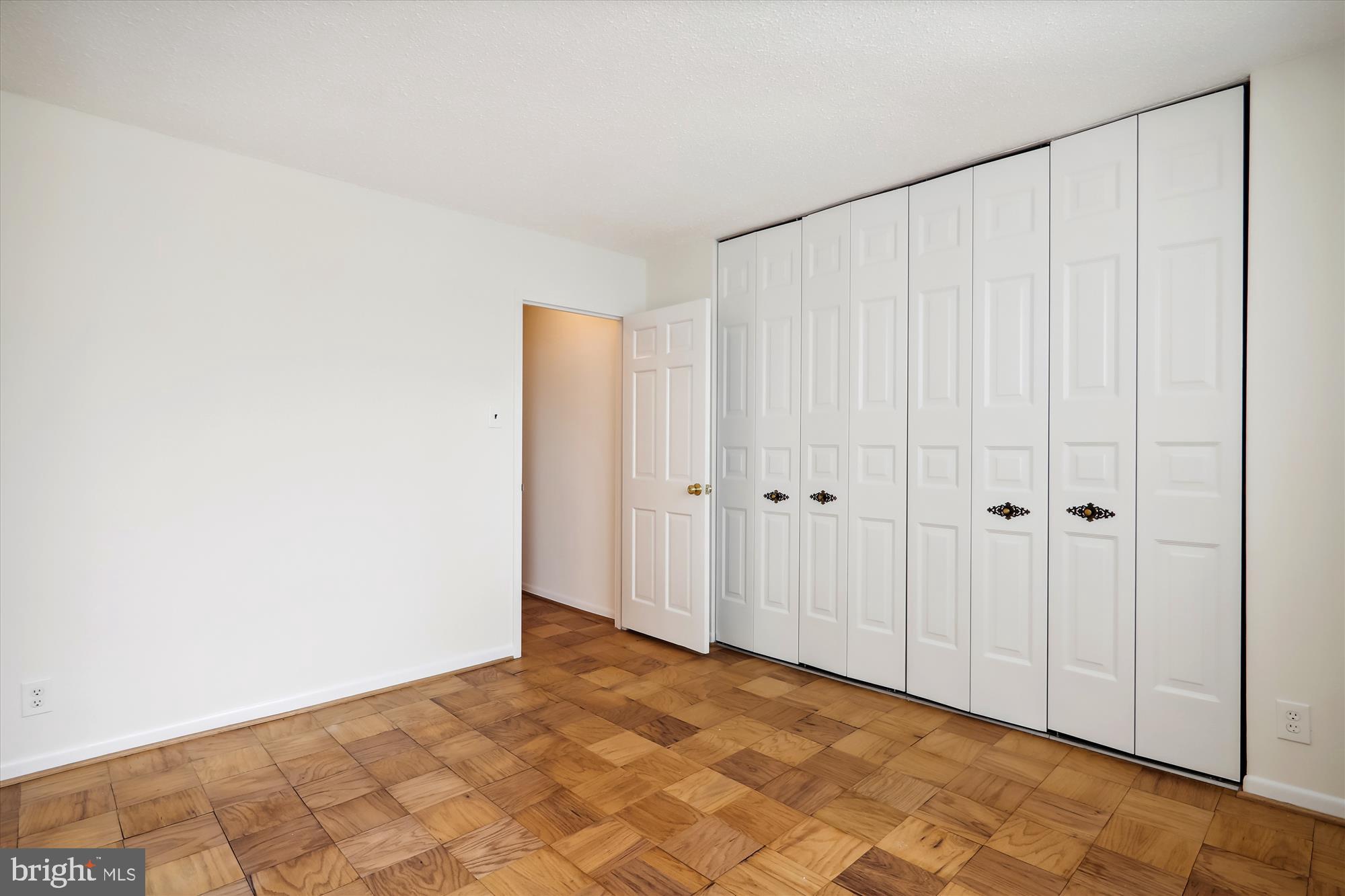 THE ELIZABETH - Residential