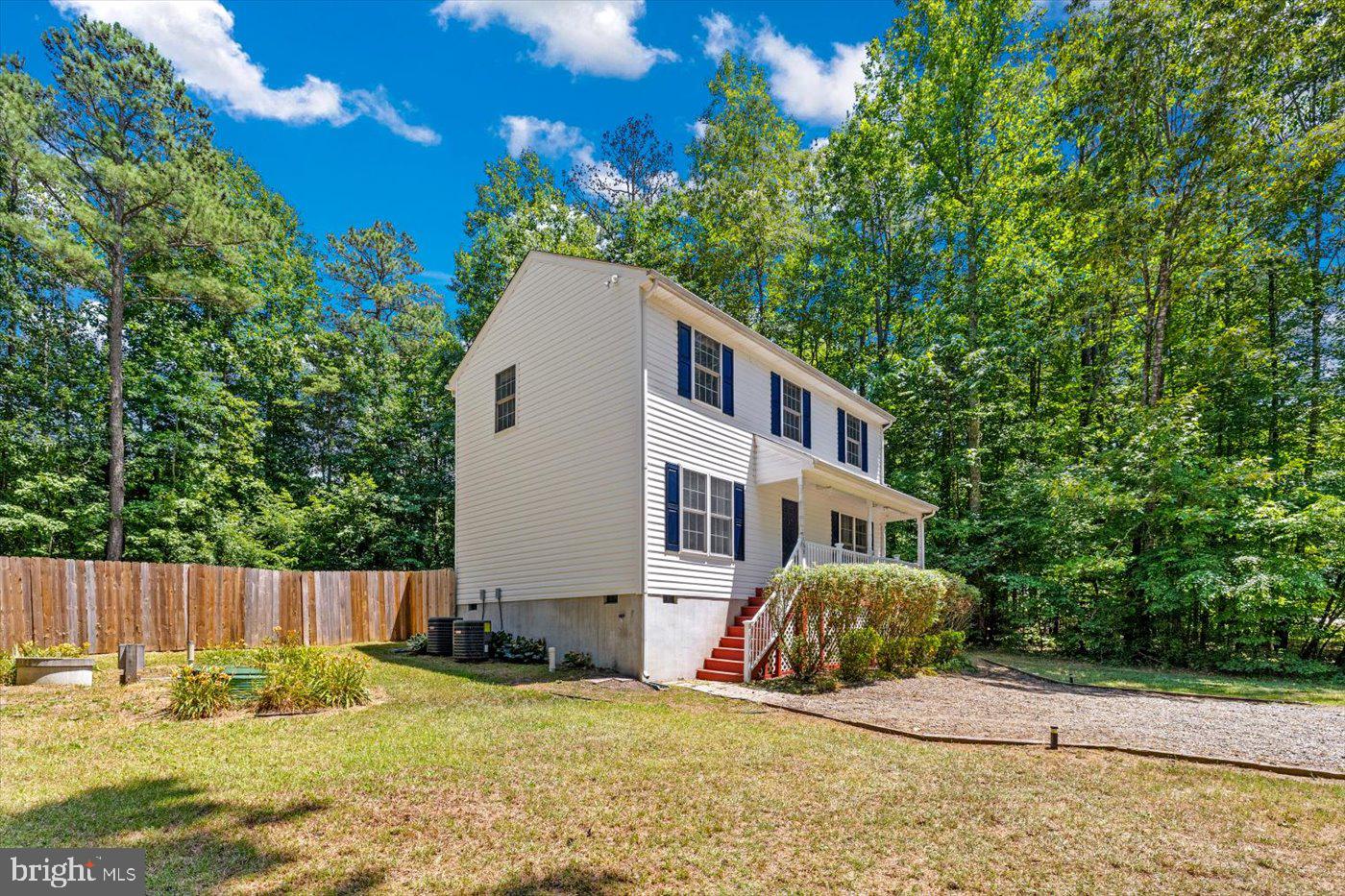 LAKE CAROLINE - Residential