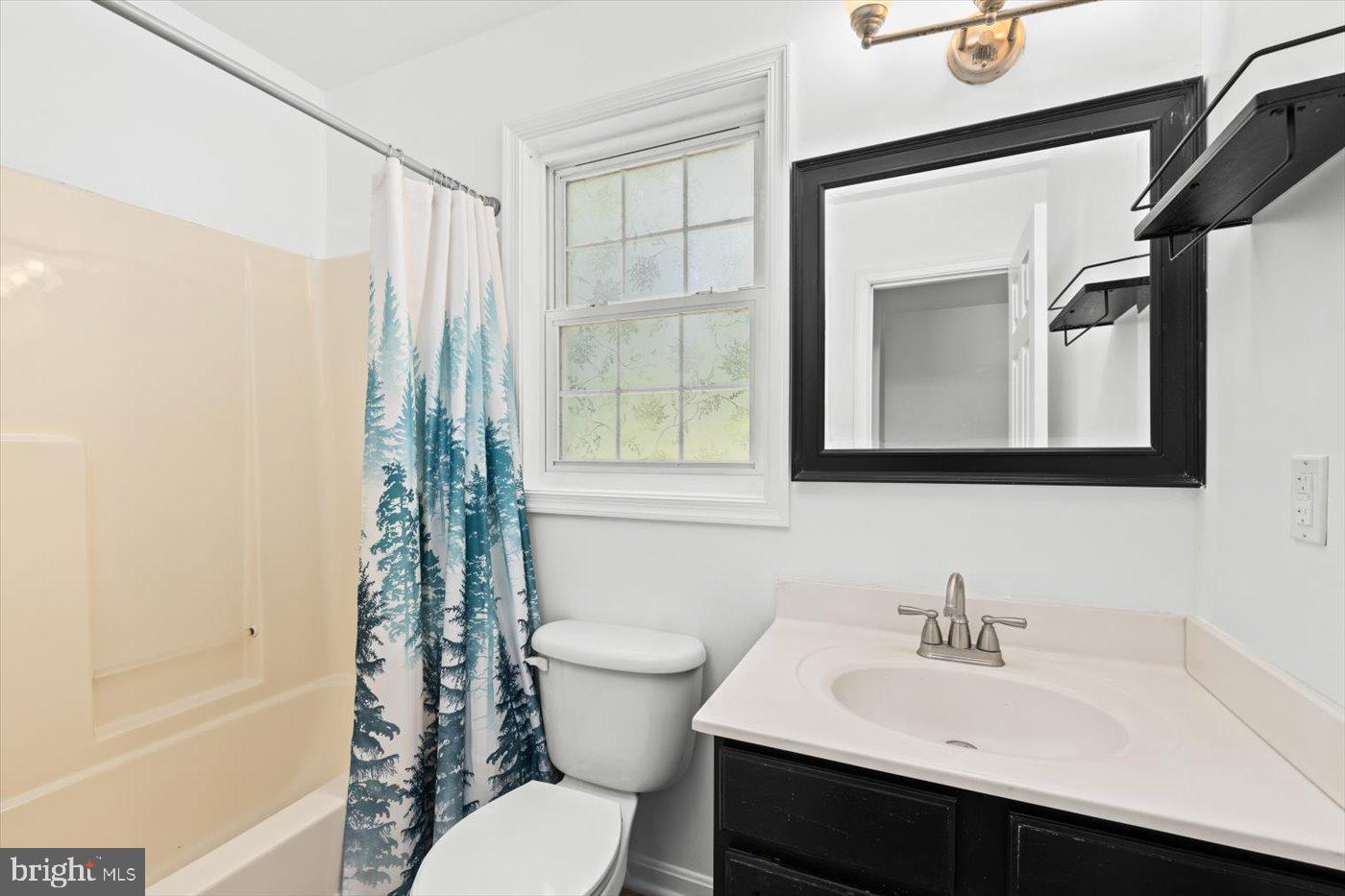 LAKE CAROLINE - Residential