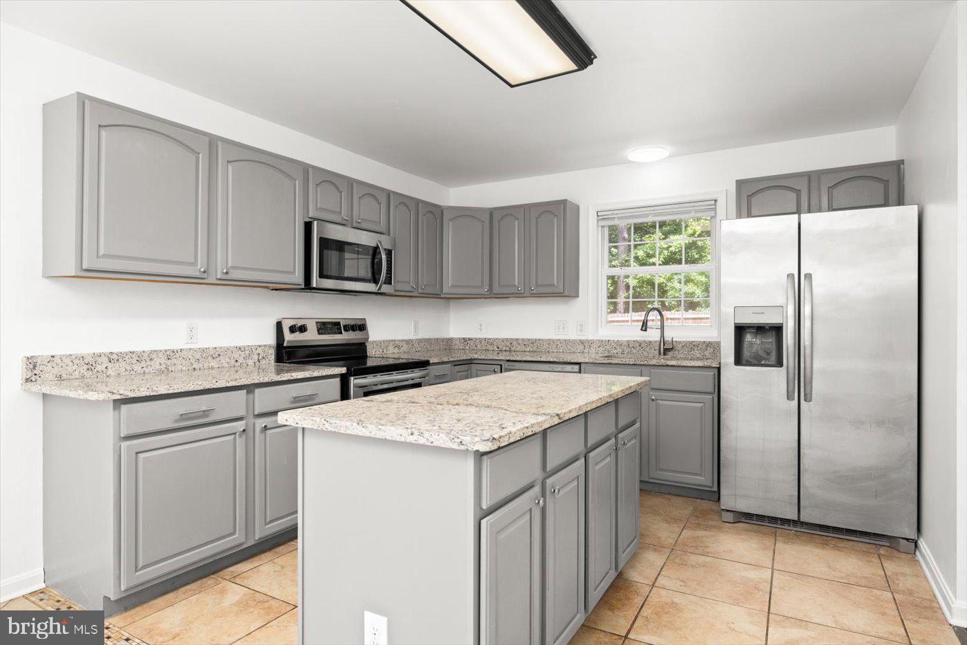 LAKE CAROLINE - Residential