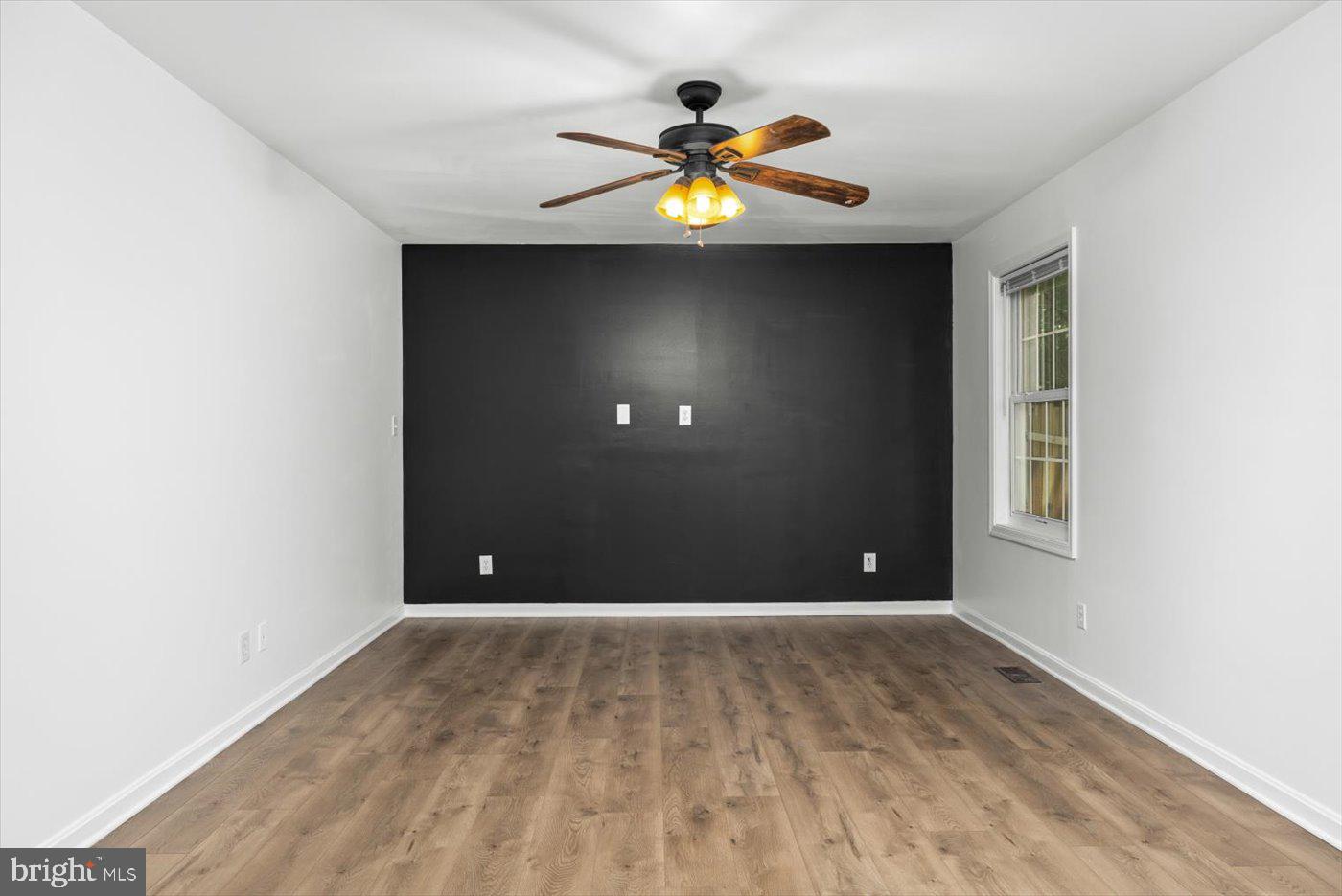 LAKE CAROLINE - Residential