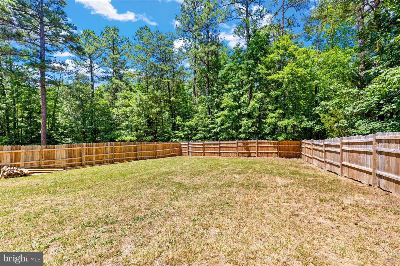 LAKE CAROLINE - Residential