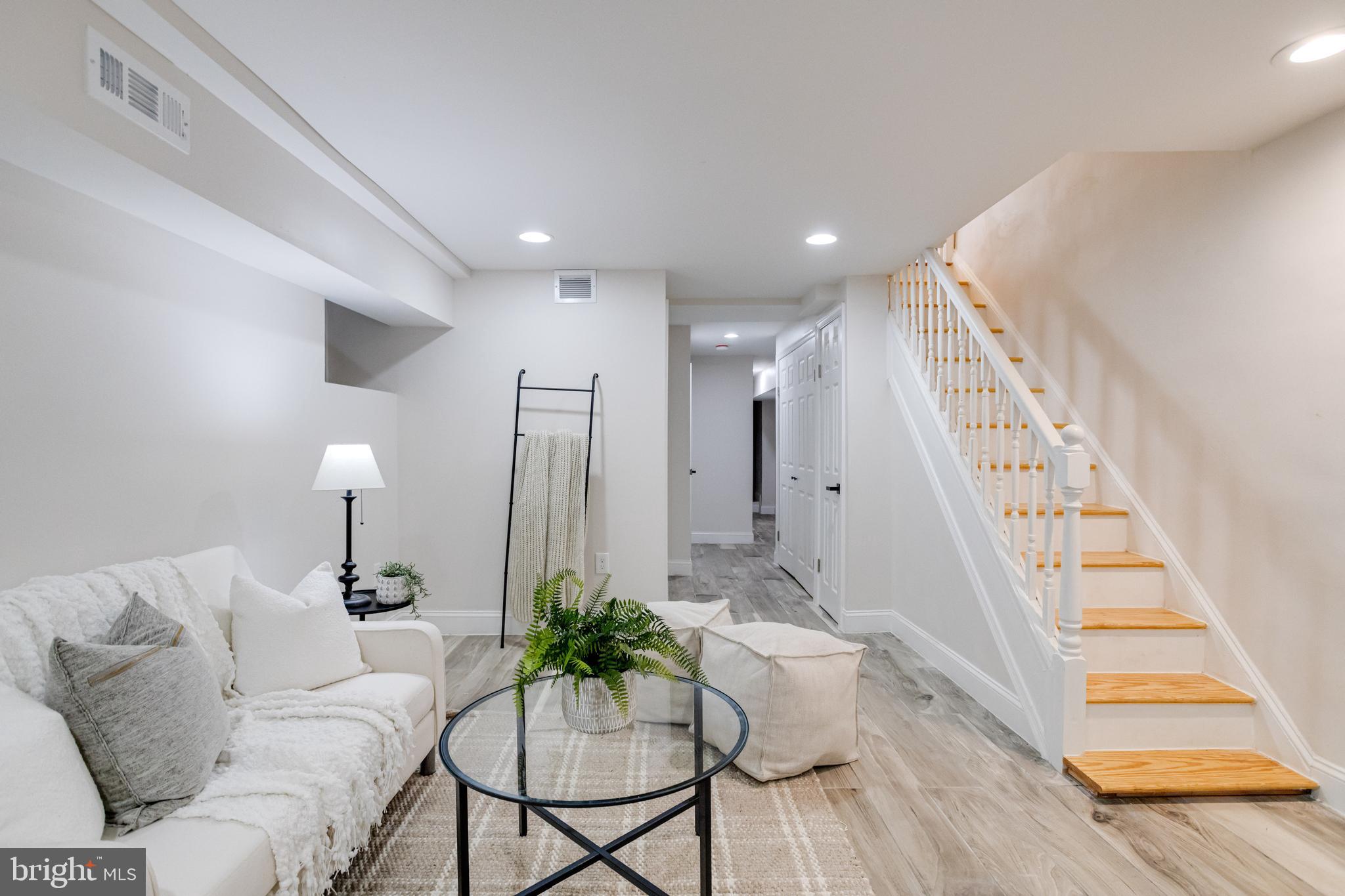 WINCHESTER - Residential