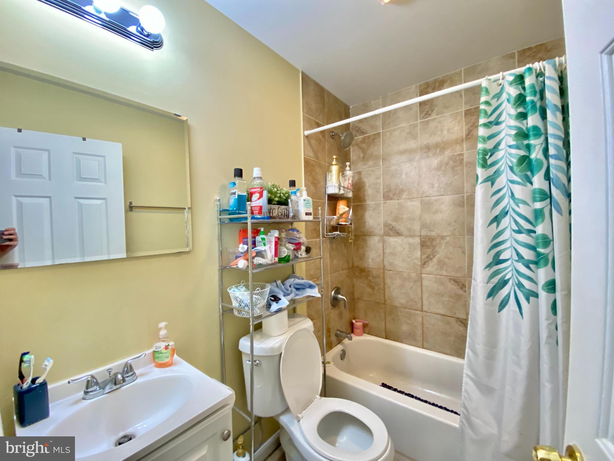 TEMPLE UNIVERSITY - Residential Lease