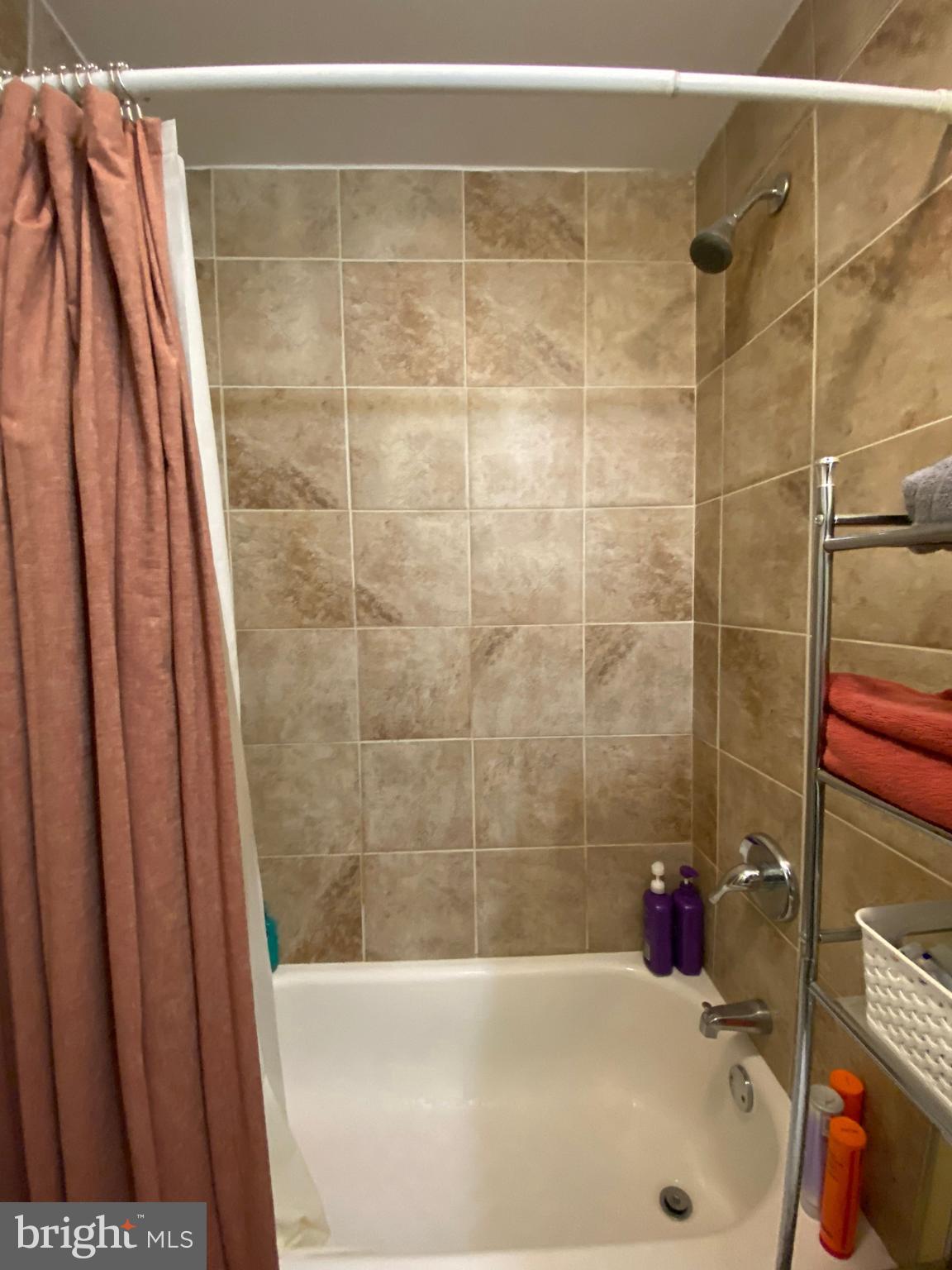 TEMPLE UNIVERSITY - Residential Lease