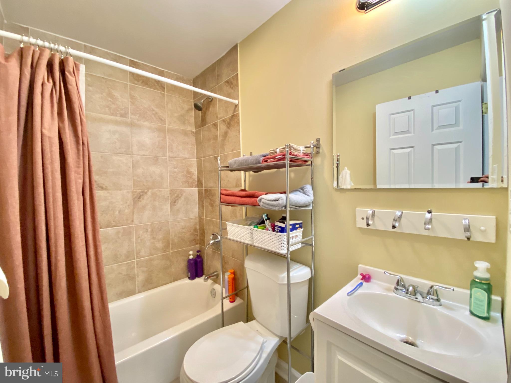 TEMPLE UNIVERSITY - Residential Lease