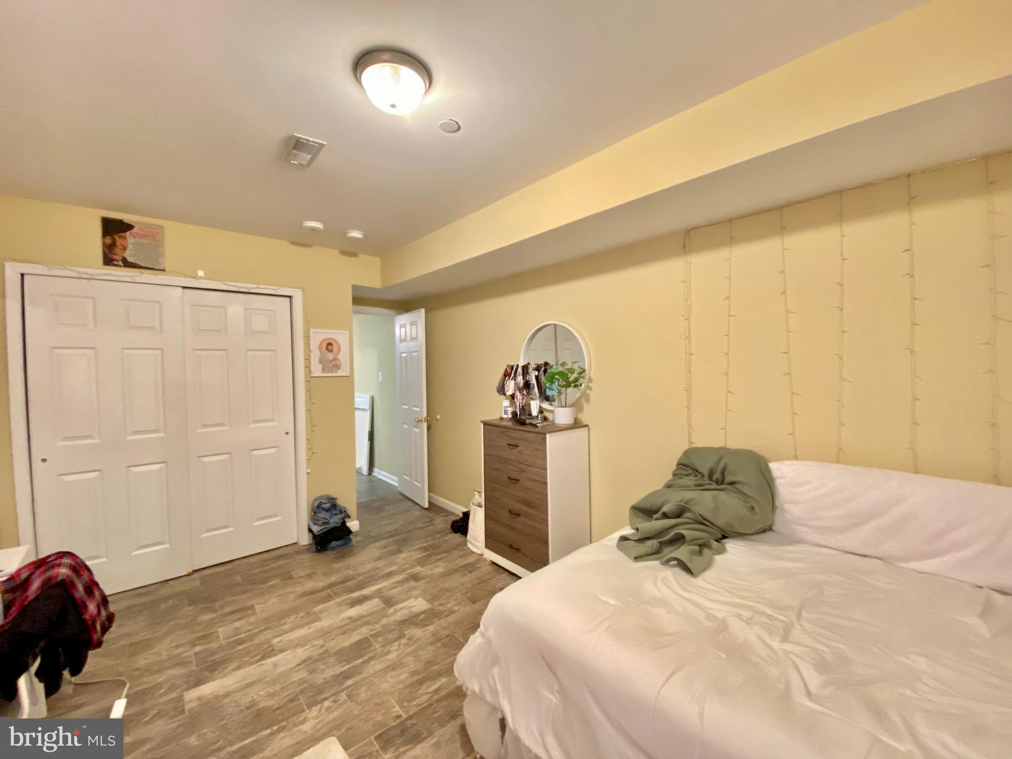 TEMPLE UNIVERSITY - Residential Lease