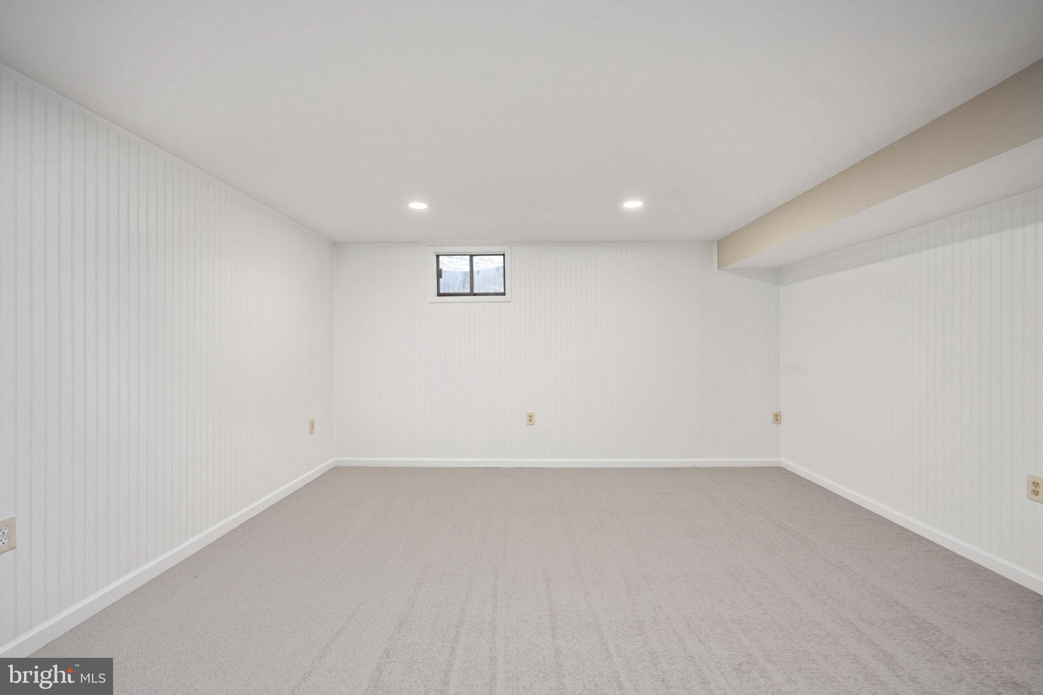 POINT OF WOODS - Residential