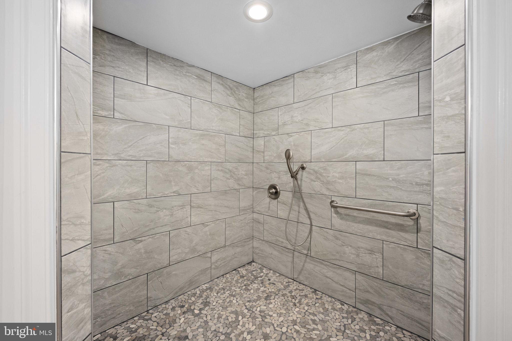 POINT OF WOODS - Residential